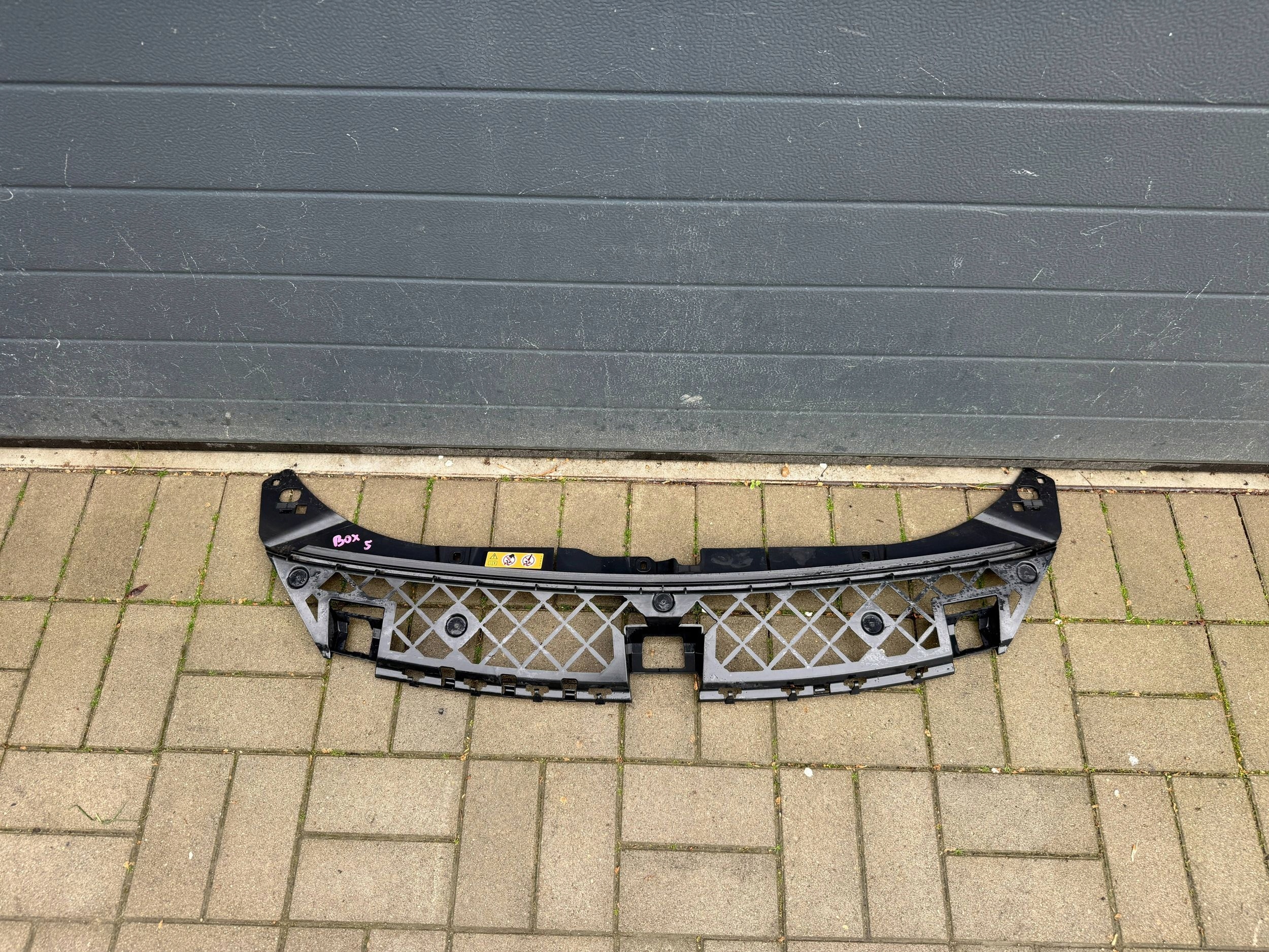 Mercedes A 177 wall support front gora of a bumper