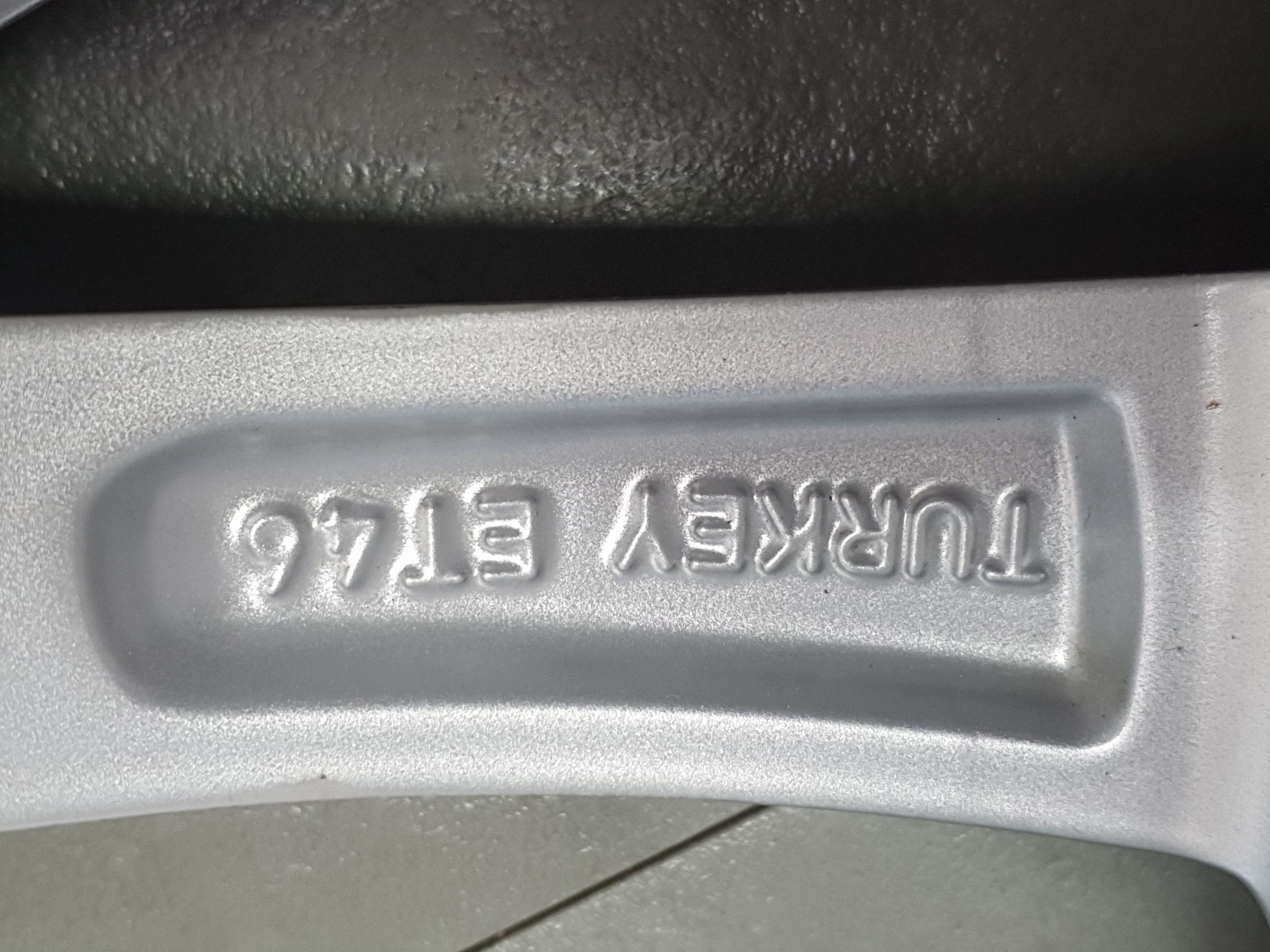 Audi A3 8Y disk disk hliníkový 17" et46 8Y0601025CC
