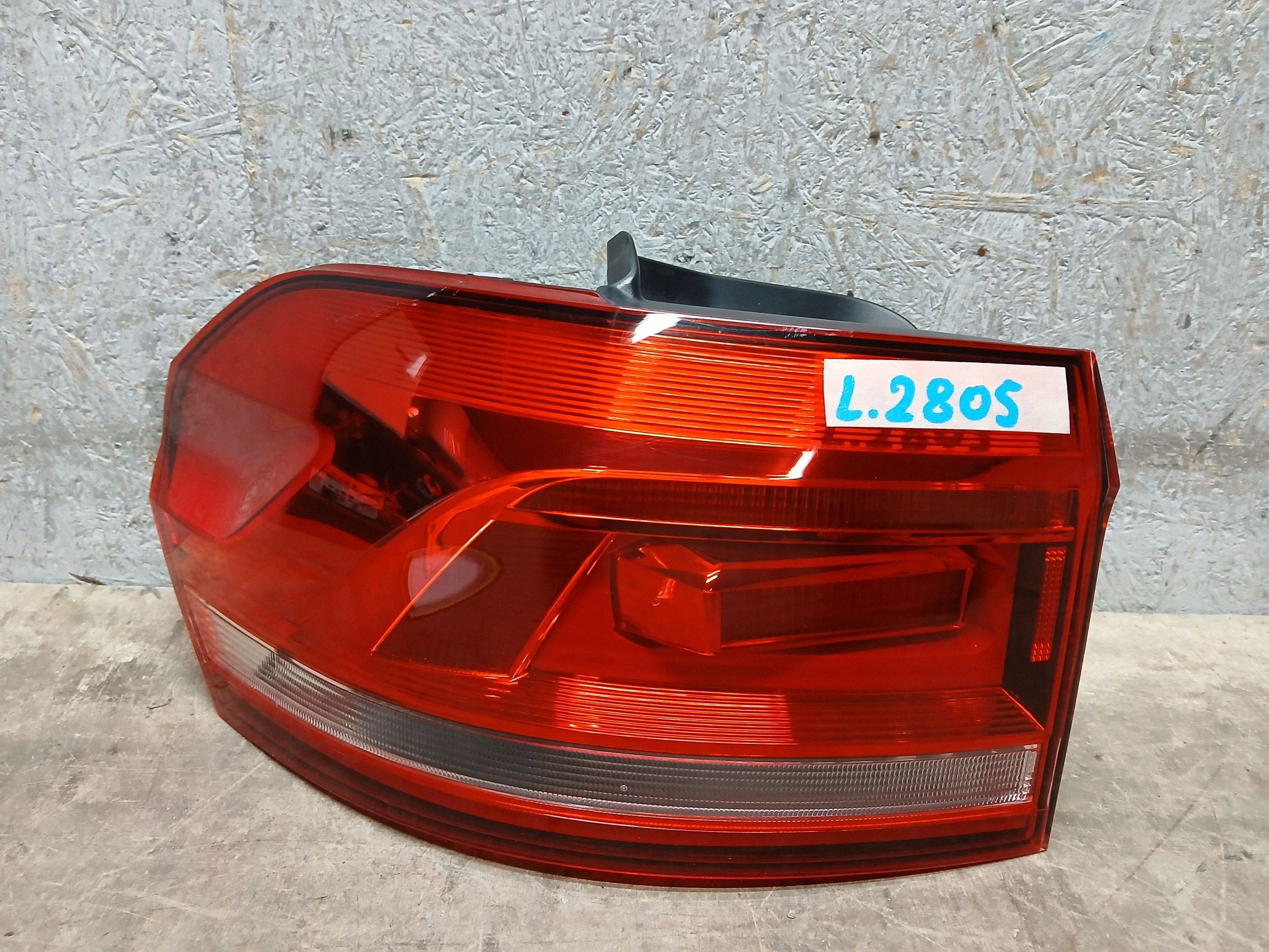 light rear rear part side left Volkswagen Touran III 5TA945095D