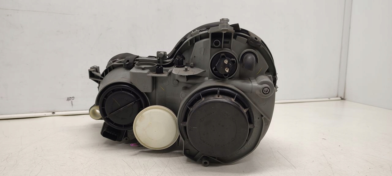 light front front right Mercedes W208