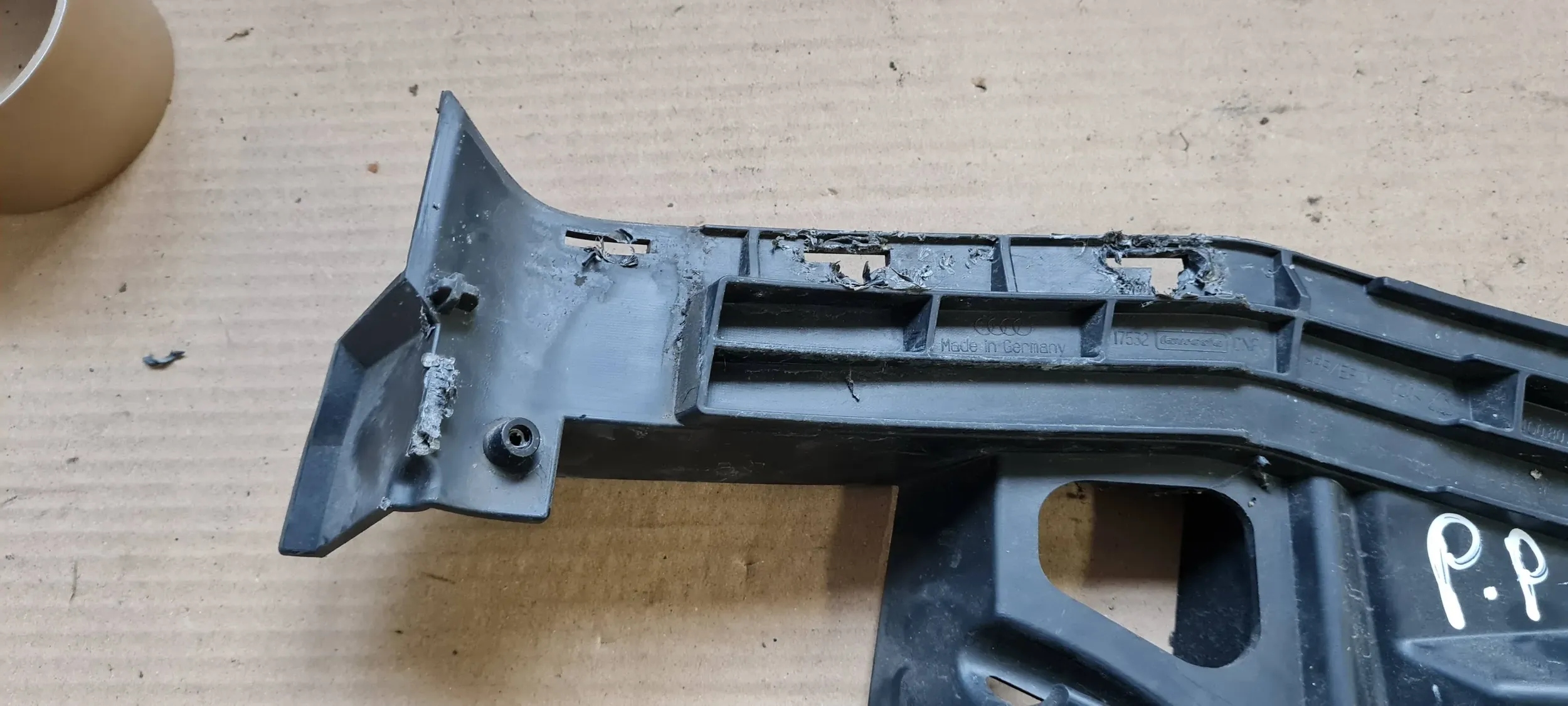 A6 C7 4G LIFT SUPPORT SUPPORT PLAQUE PARE CHOC DROITE AVANT 4G0807096F