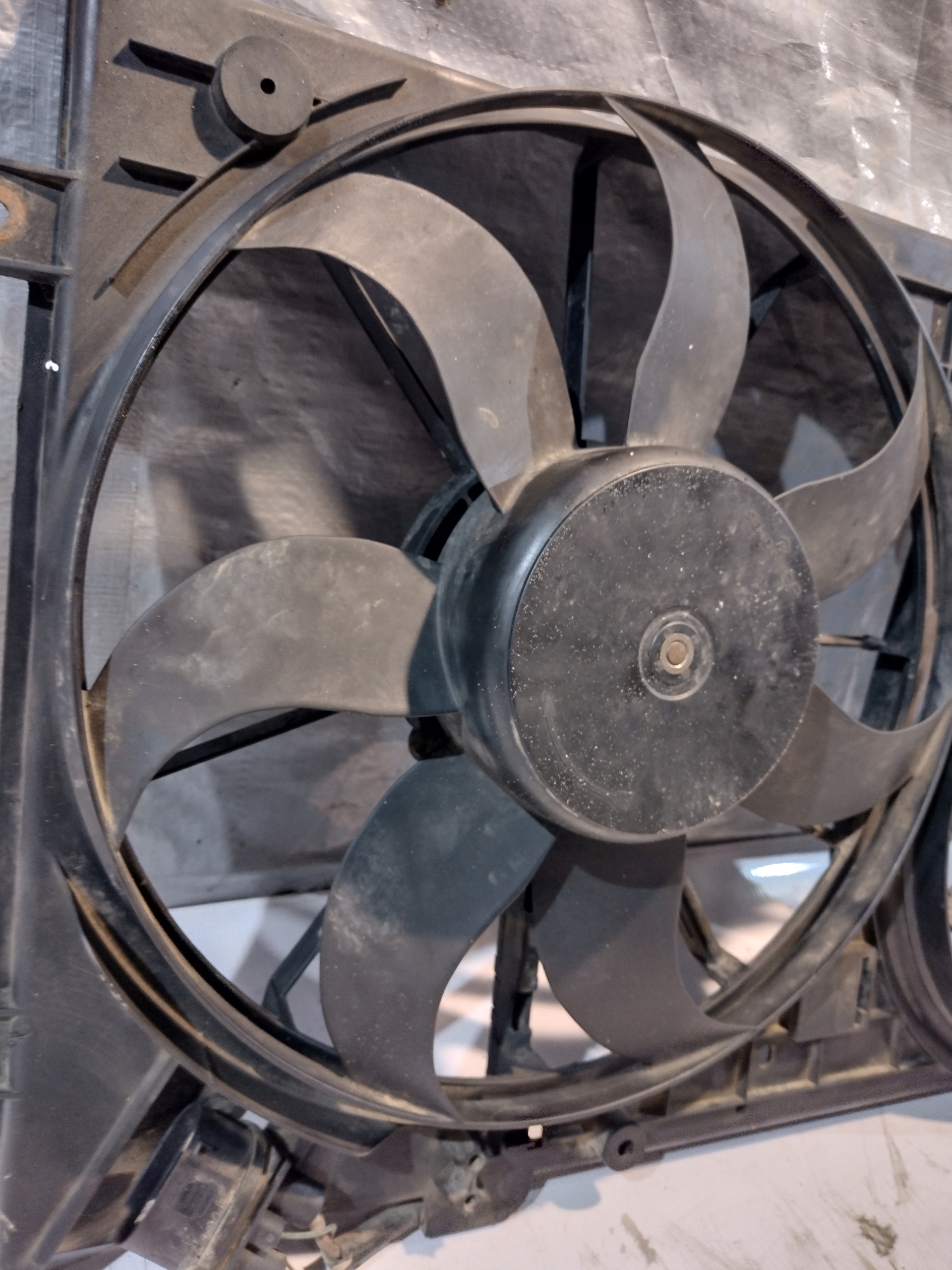 VENTOLI radiatore Volkswagen Touran e 1,9TDI