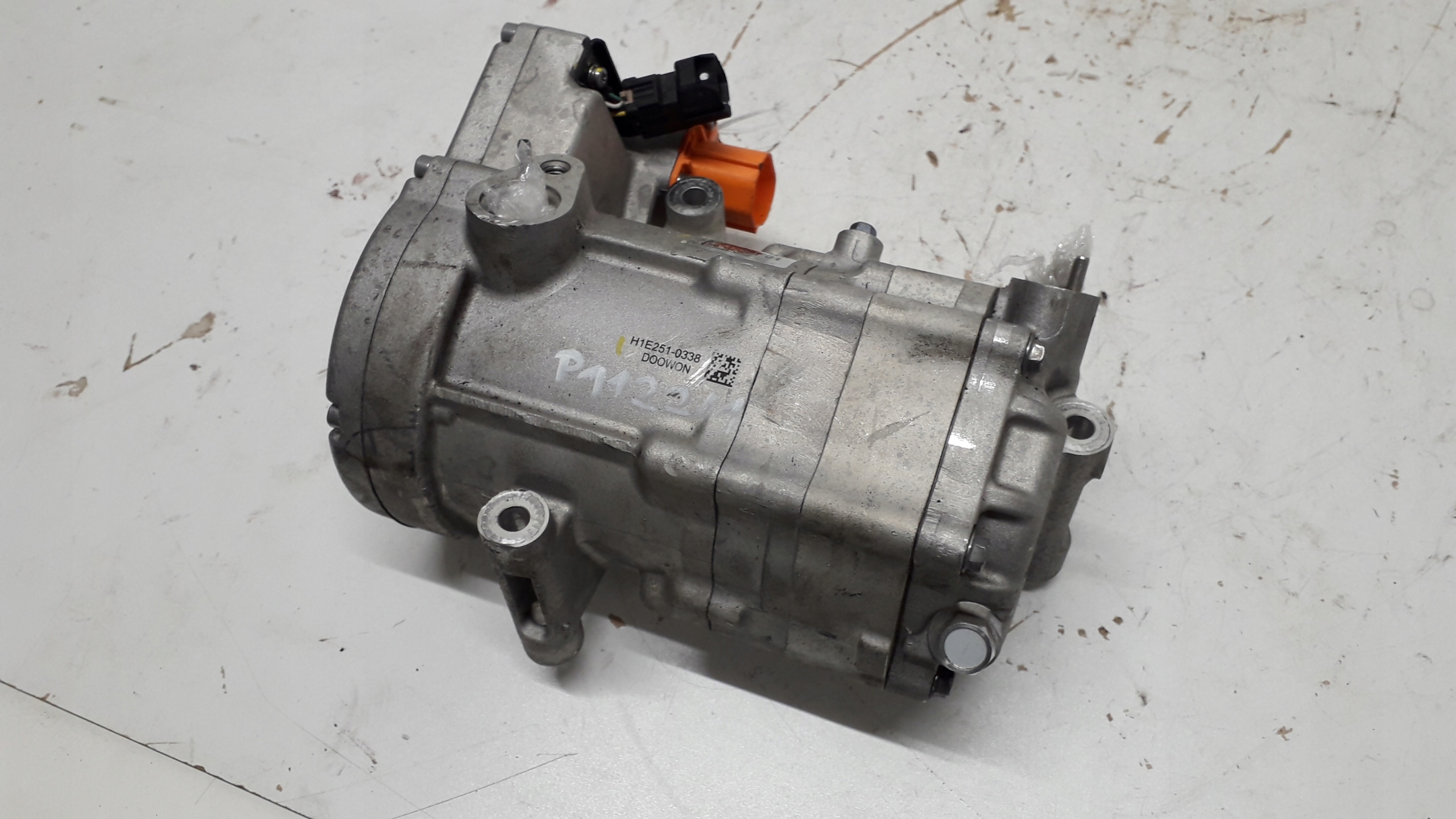 HYUNDAI KONA SPRĘŻARKA KLIMATYZACJI 97701-CM000