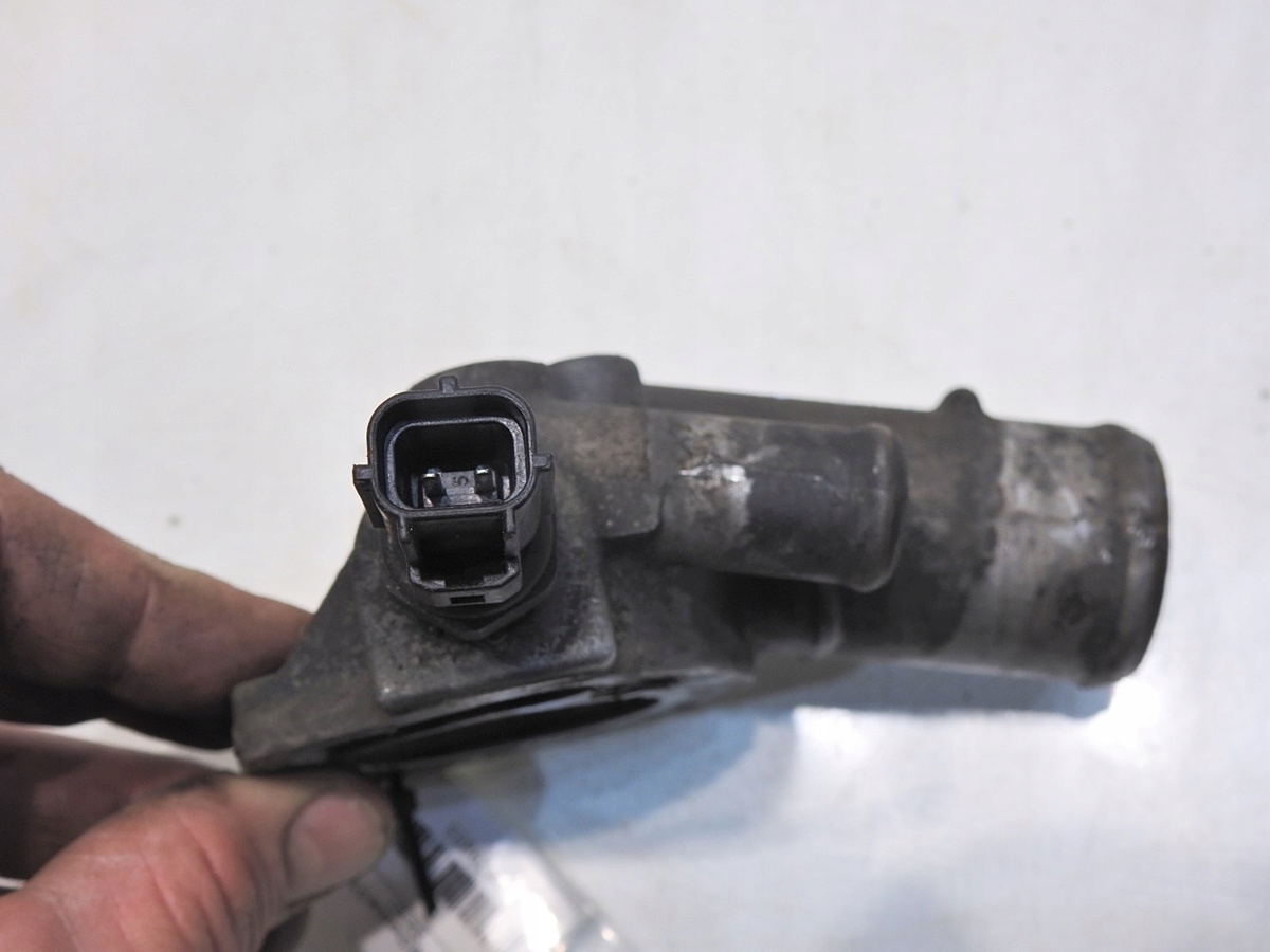 OBUDOWA TERMOSTATU JEEP GRAND CHEROKEE II WJ 4.0 Typ samochodu Samochody osobowe