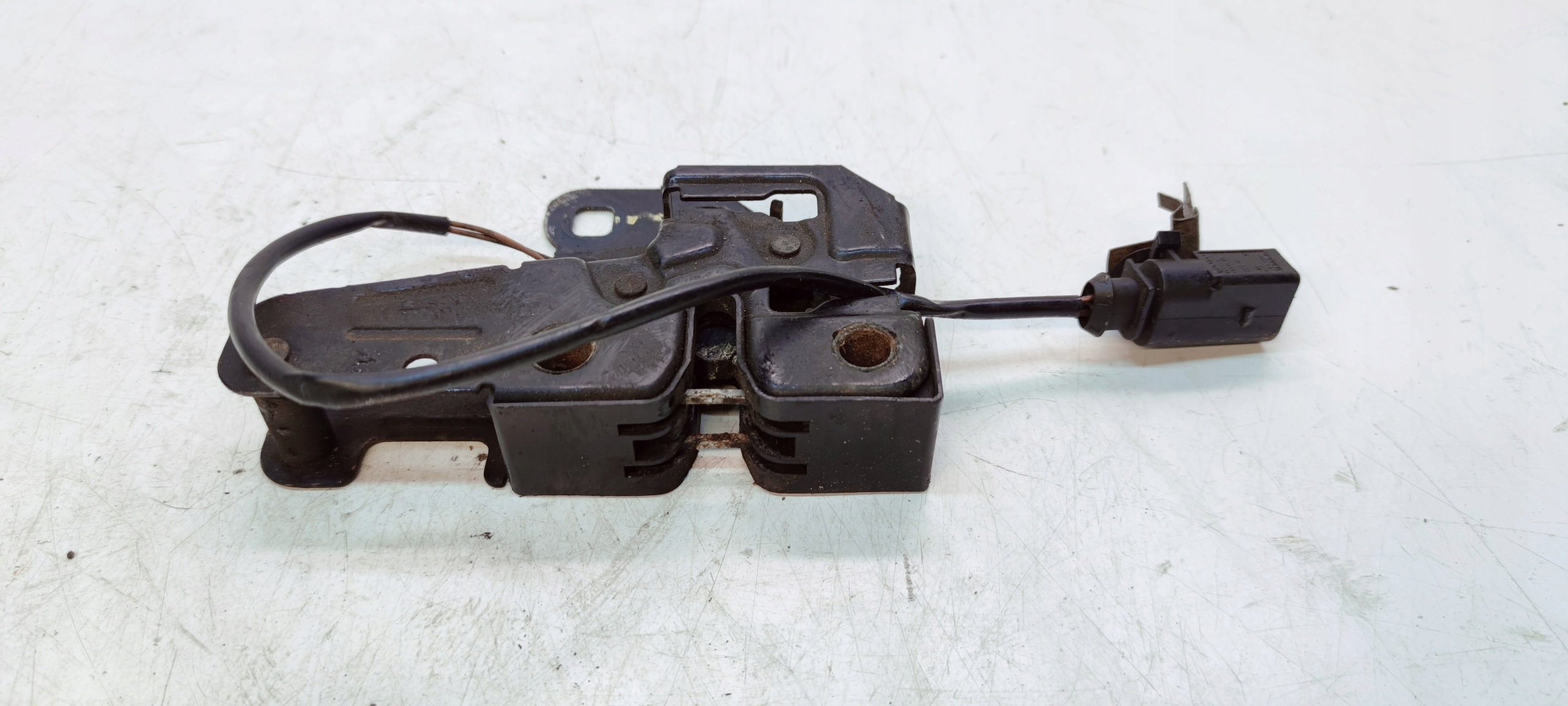 bonnet latch lock RYGIEL AUDI A4 B7 8E0823509C