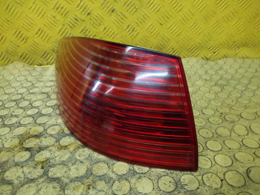 PEUGEOT 607 light left rear part