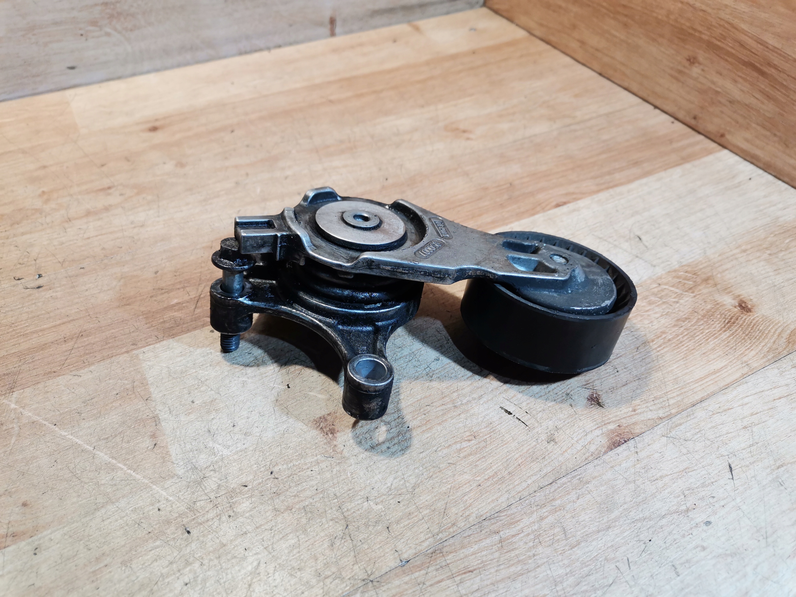 Spanner Riemenspanner Spannelement PEUGEOT CITROEN 1.6 HDI 950007