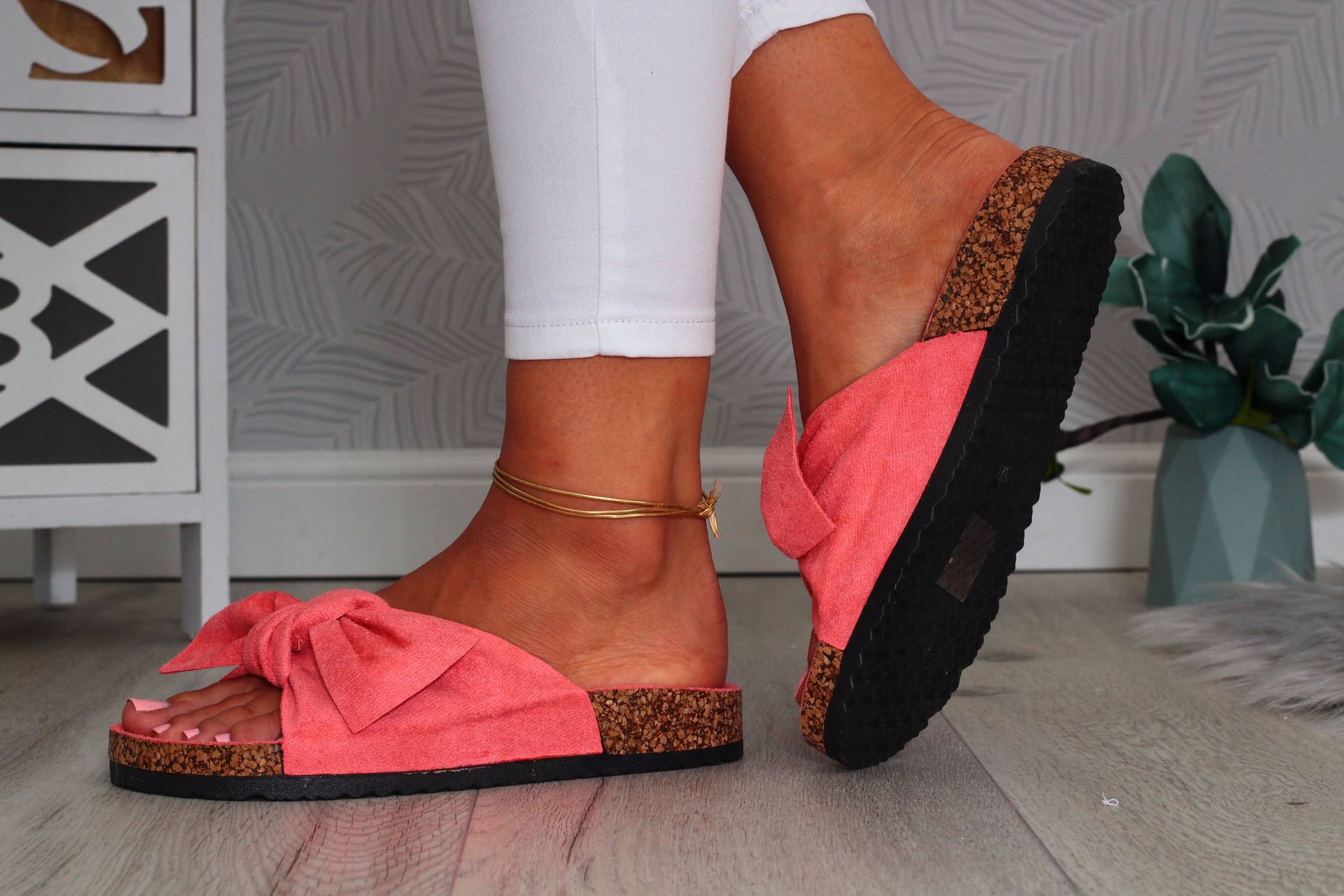 KLAPKI Z KOKARDĄ DAMSKIE PROFILOWANE WYGOGNE Długość wkładki 23 cm