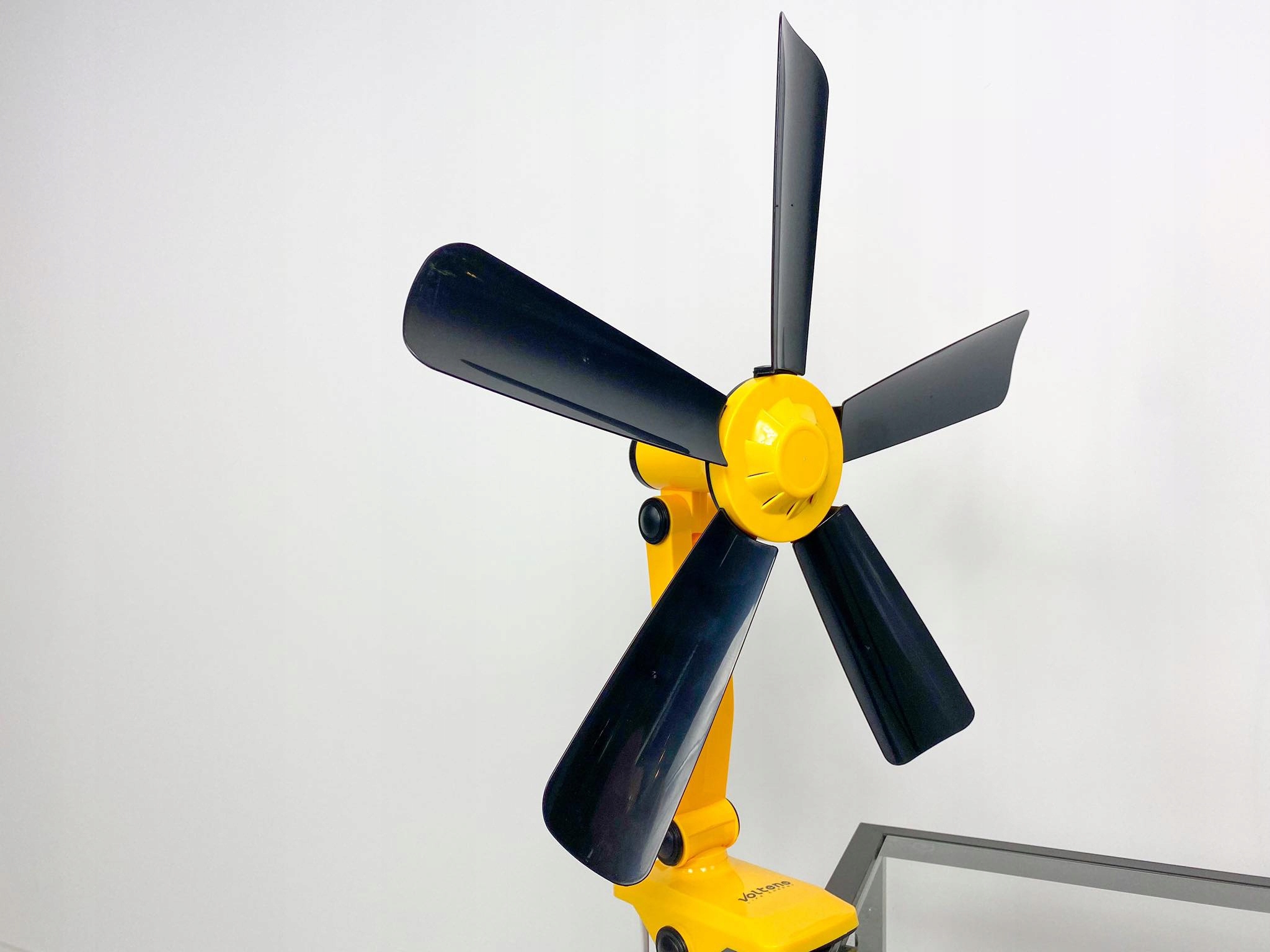 WENTYLATOR BIURKOWY WIATRAK BIUROWY NA KLIPS CICHY Kod producenta VO1984