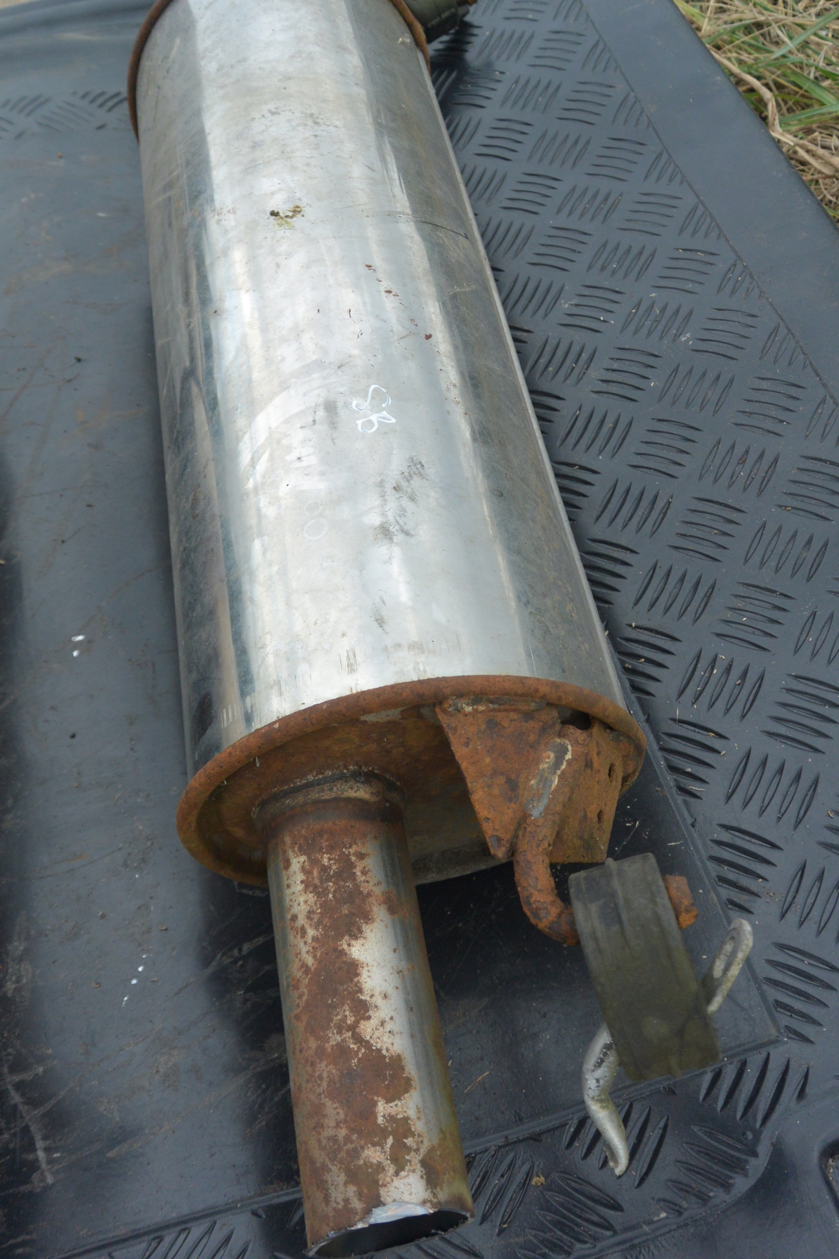 Marmitta silenziatore centrale terminale SKODA e VOLKSWAGEN SUPERB PASSAT B5