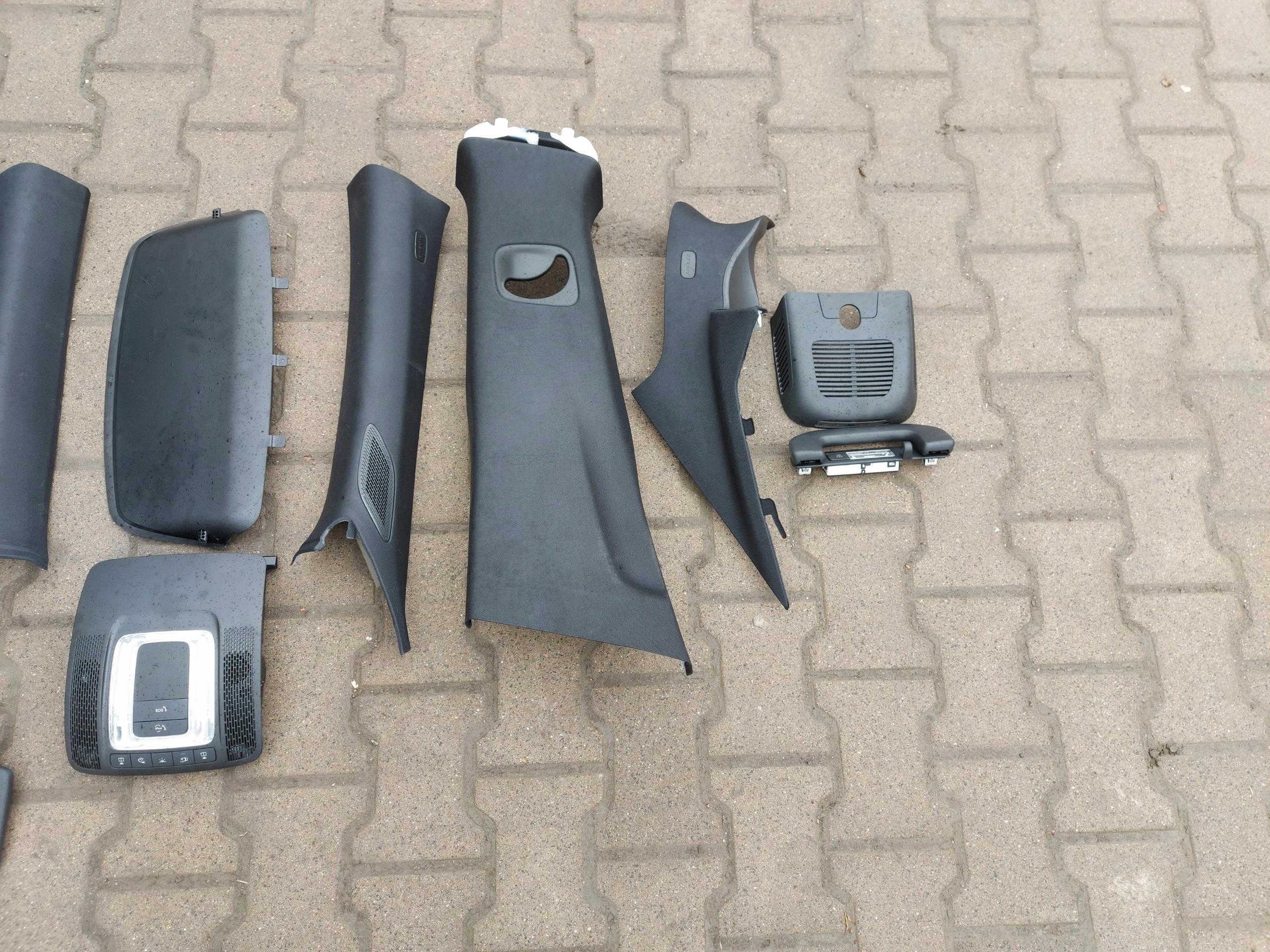 MERCEDES W118 CLA sedan pillars handle
