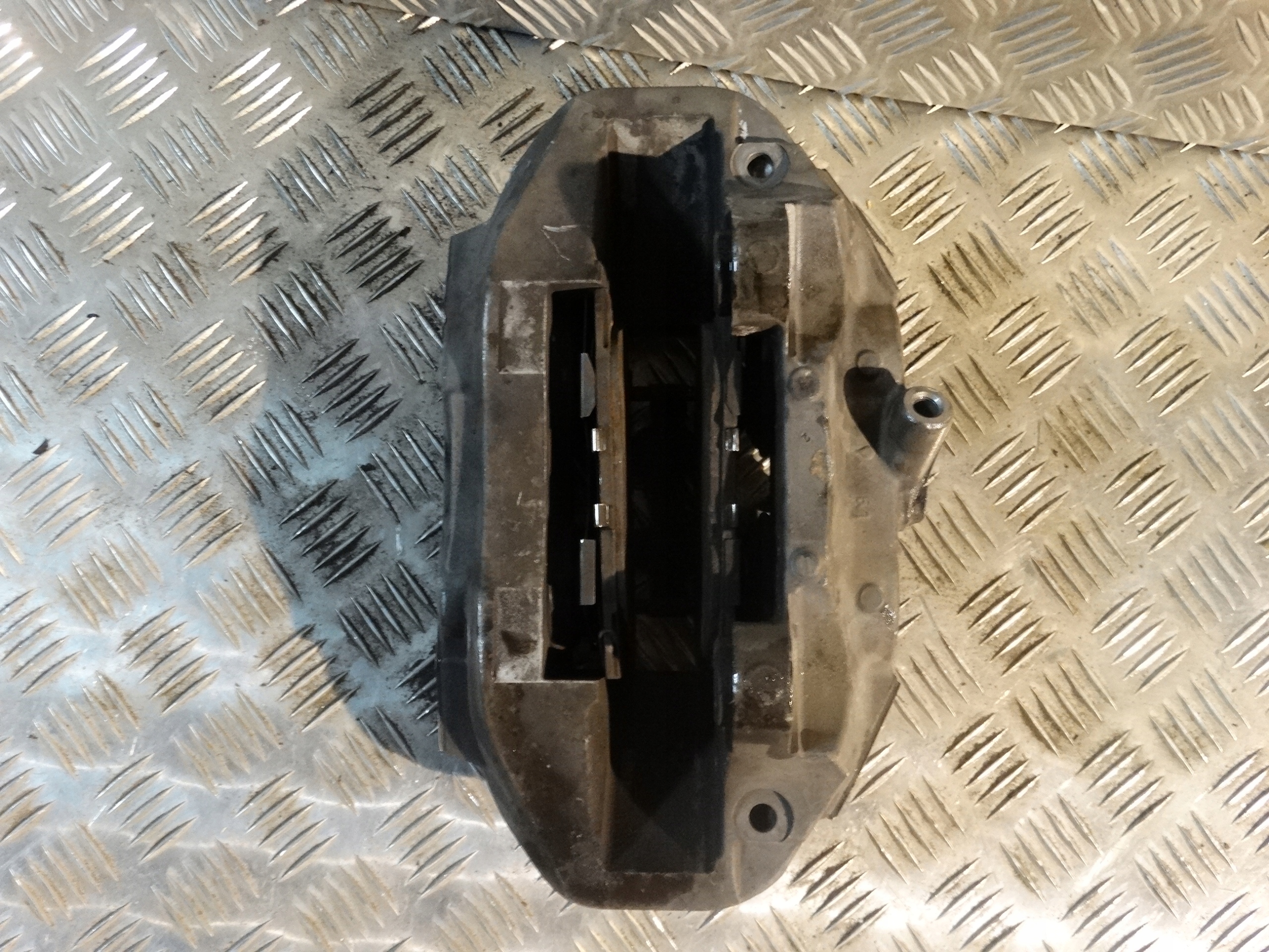 IDEALNY caliper brake left MERCEDES W205 1