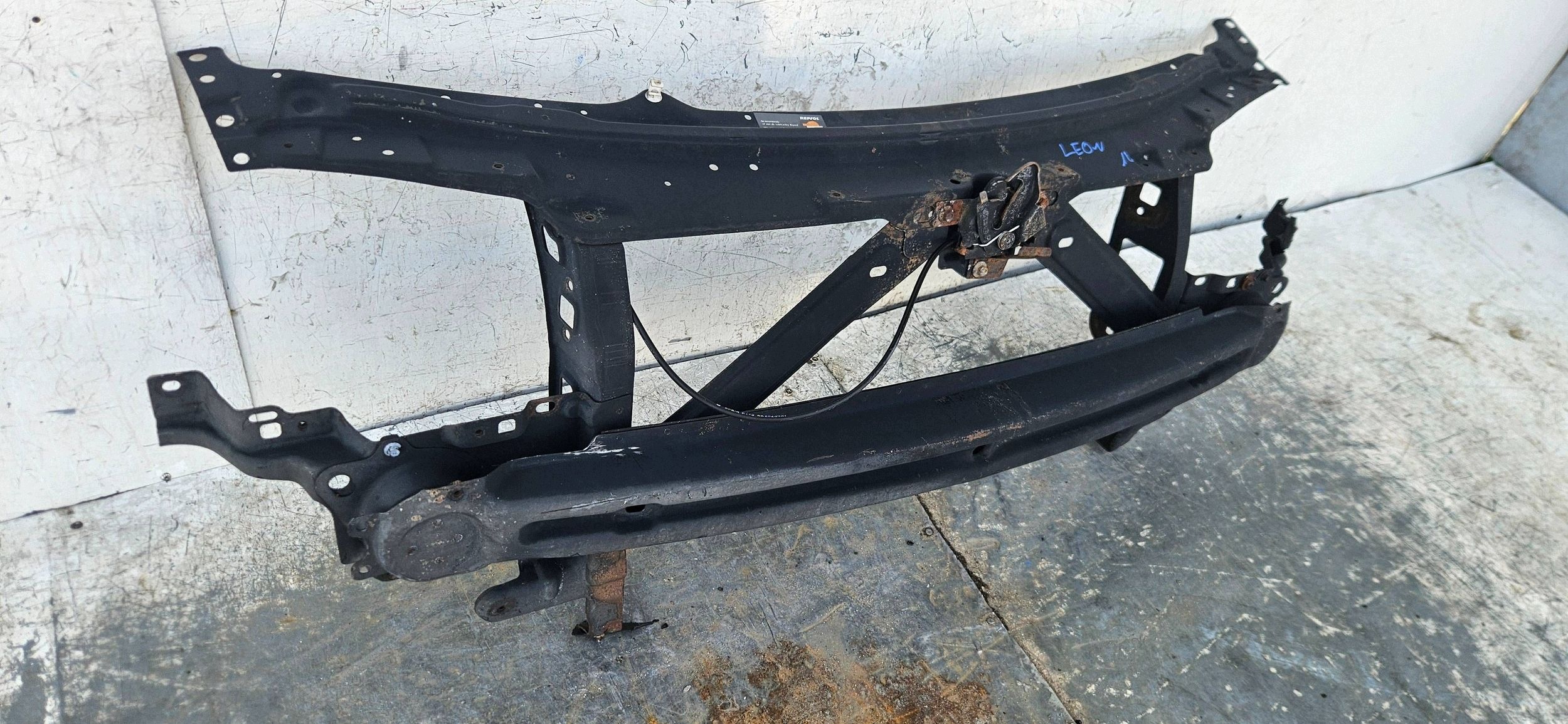 Seat Ibiza II 2 6k -02 bar, wall front