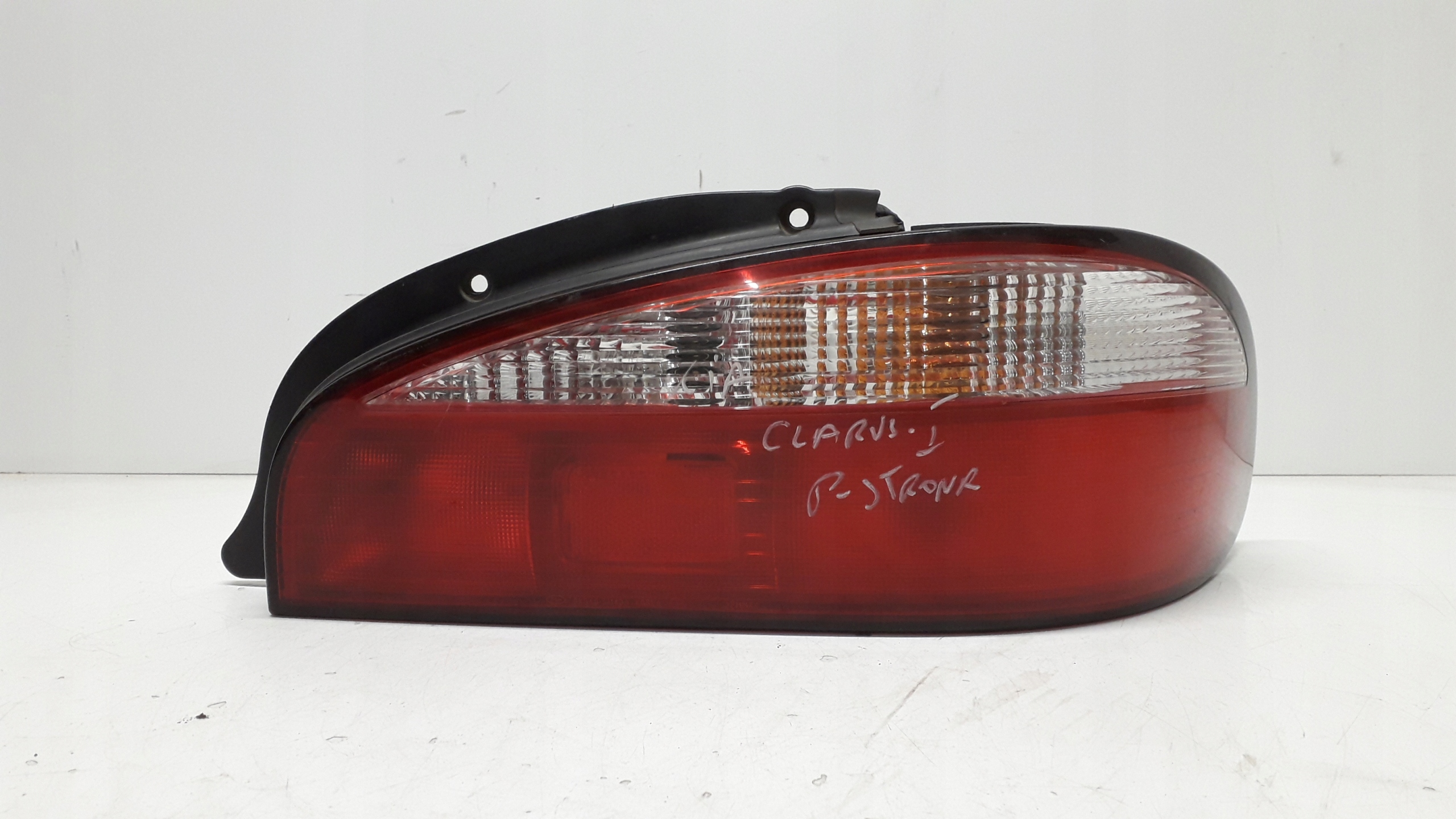 KIA CLARUS 1 SEDAN 4D 95-97 LAMPA PRAWA TYLNA TYŁ