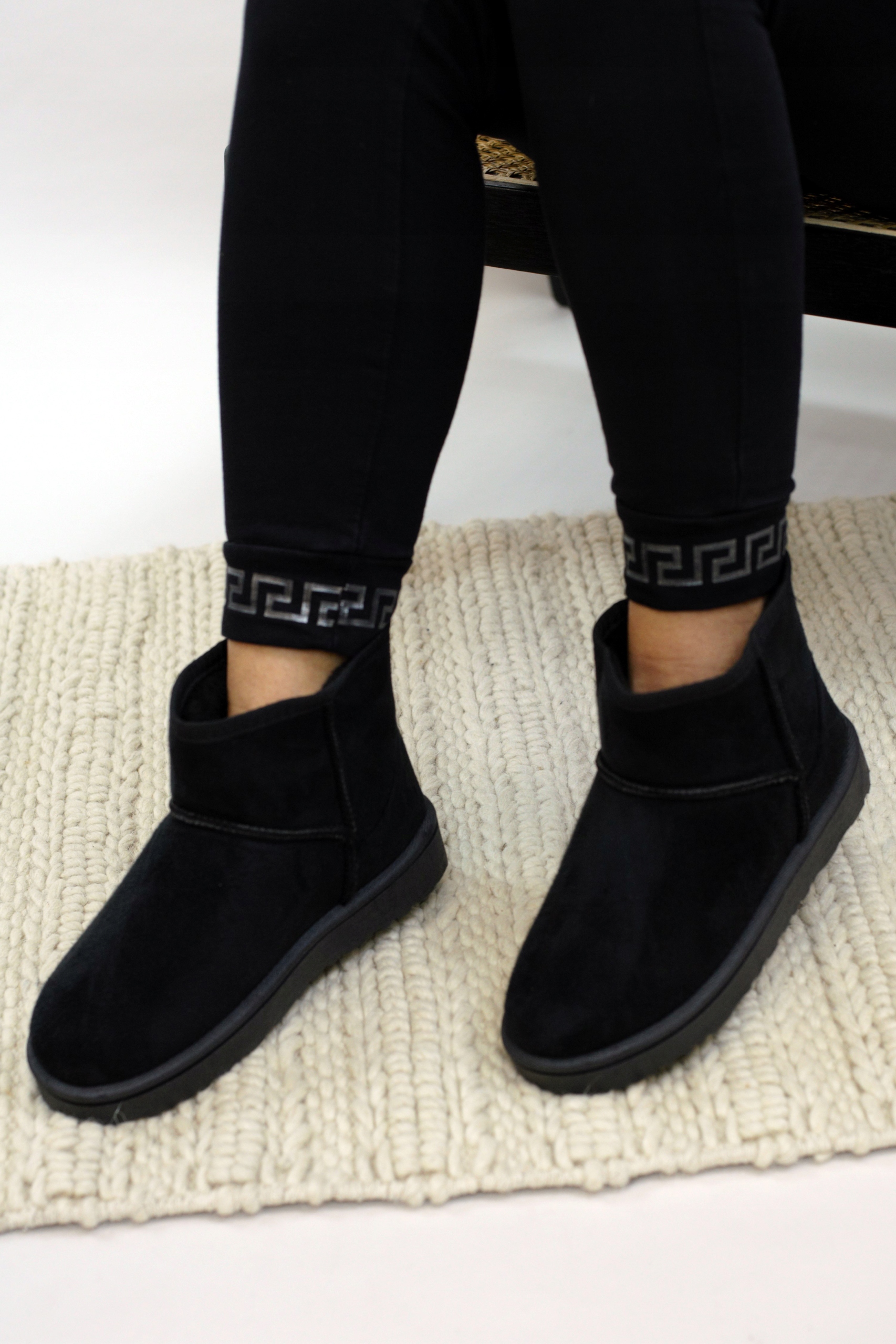 ŚNIEGOWCE ocieplane ESKIMOSKI zimowe BOTKI bambosze KAPCIE (41) Kod producenta IMP_EMU_NISKIE_CZARNY