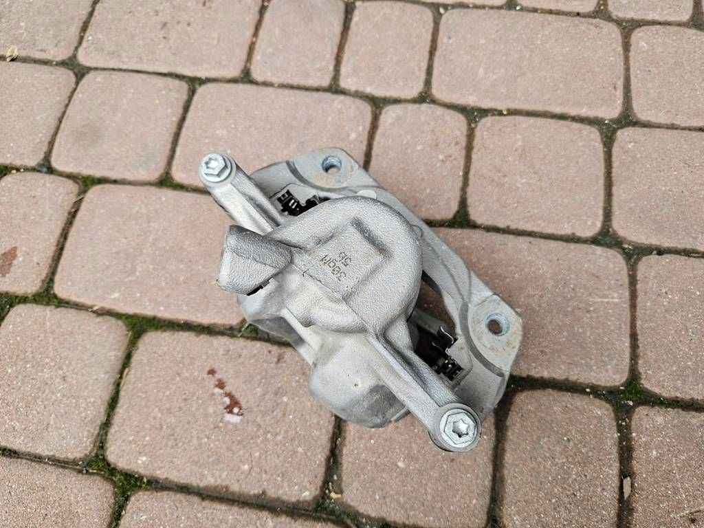 caliper front front right new jarzmo PROACE CITY Combo E Berlingo Rifter