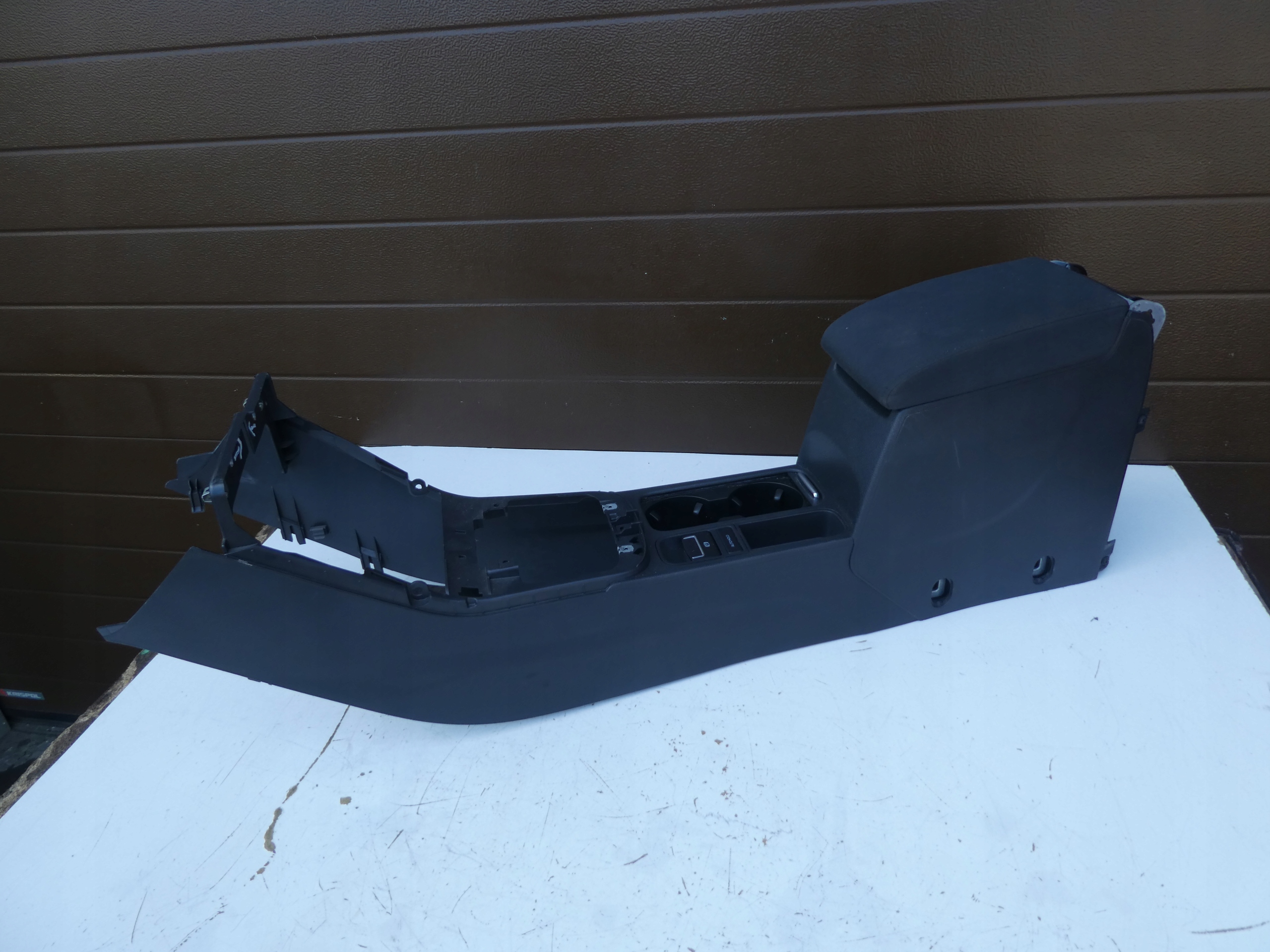 TUNEL armrest VW TIGUAN plus 5M0864207F
