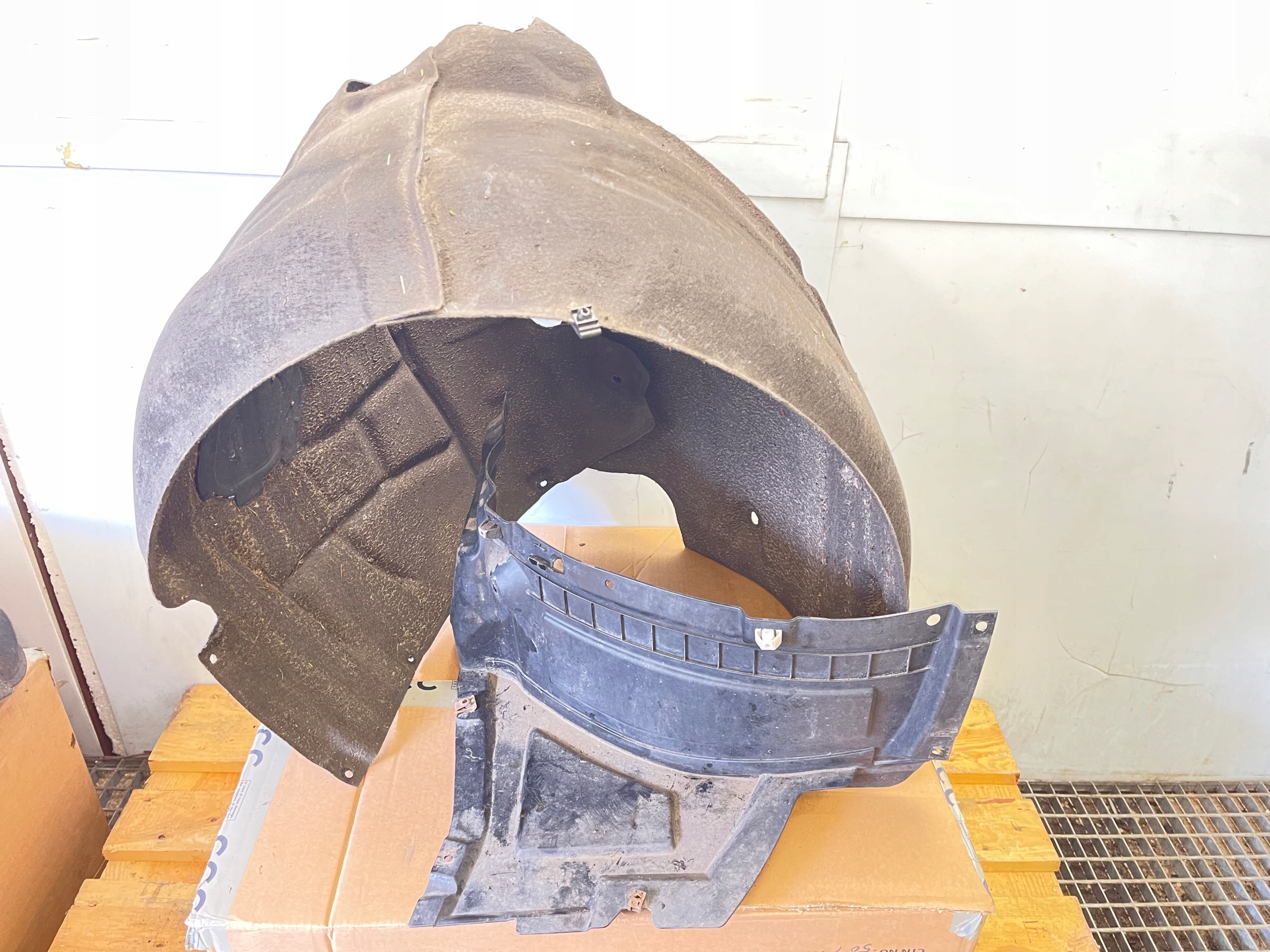 A6 C7 4G LIFT mudguard left left front front MATERIAL+ plastic SLINE