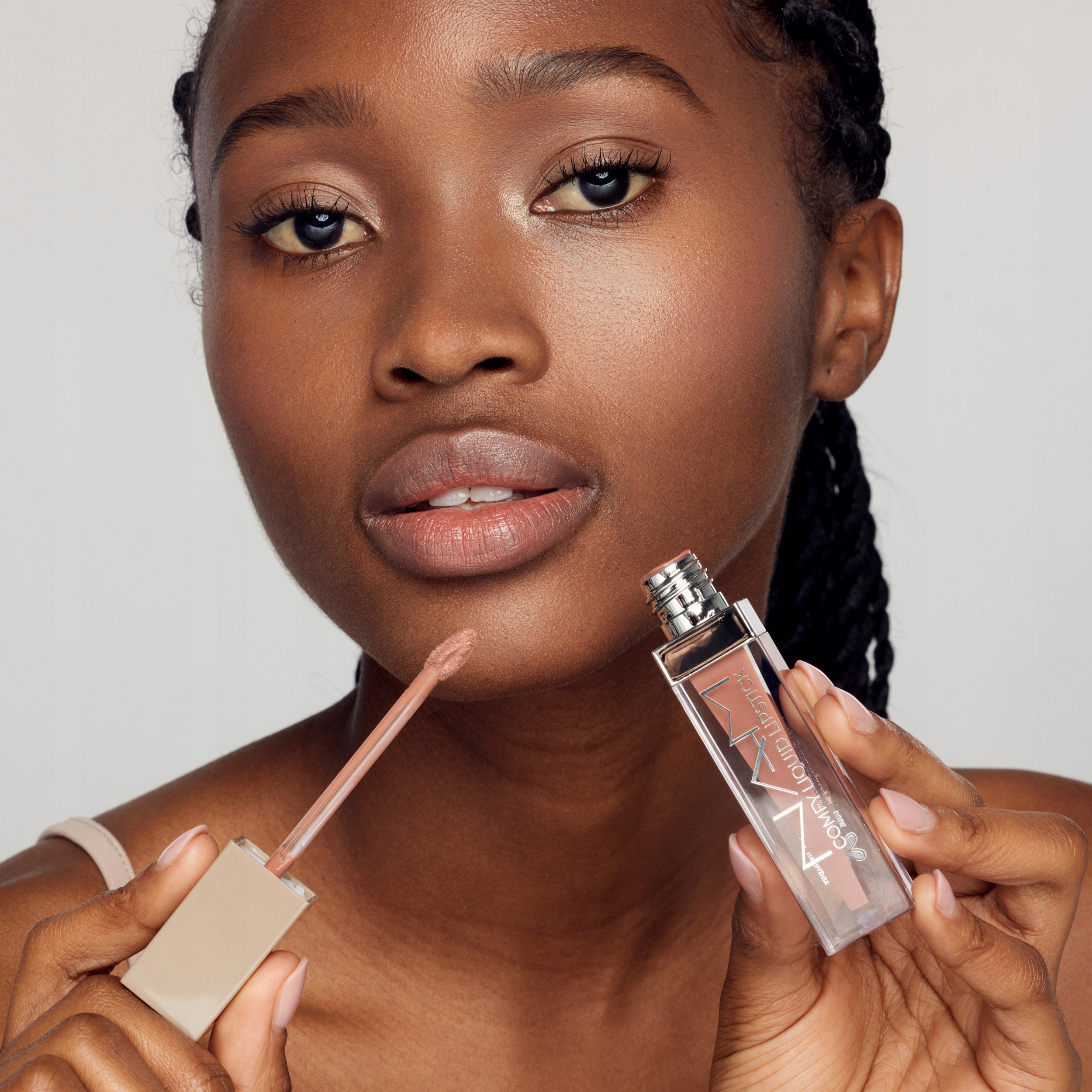 NAM pomadka Comfy Liquid Lipstick nr 4 Mauve Marka NAM