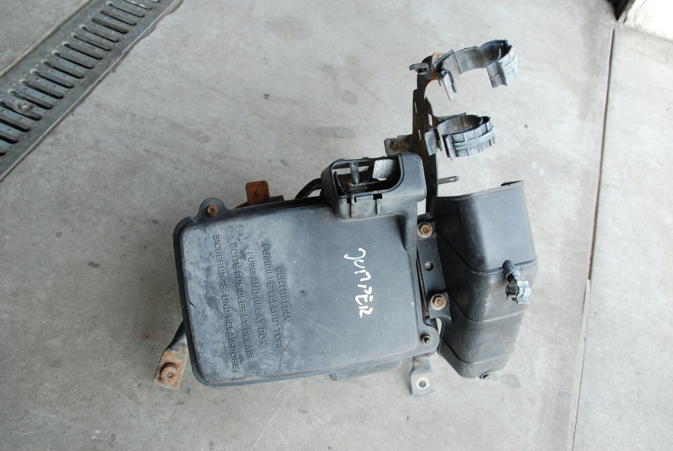 06-DUCATO БОКСЕР КОРПУС ЗАПОБІЖНИКА