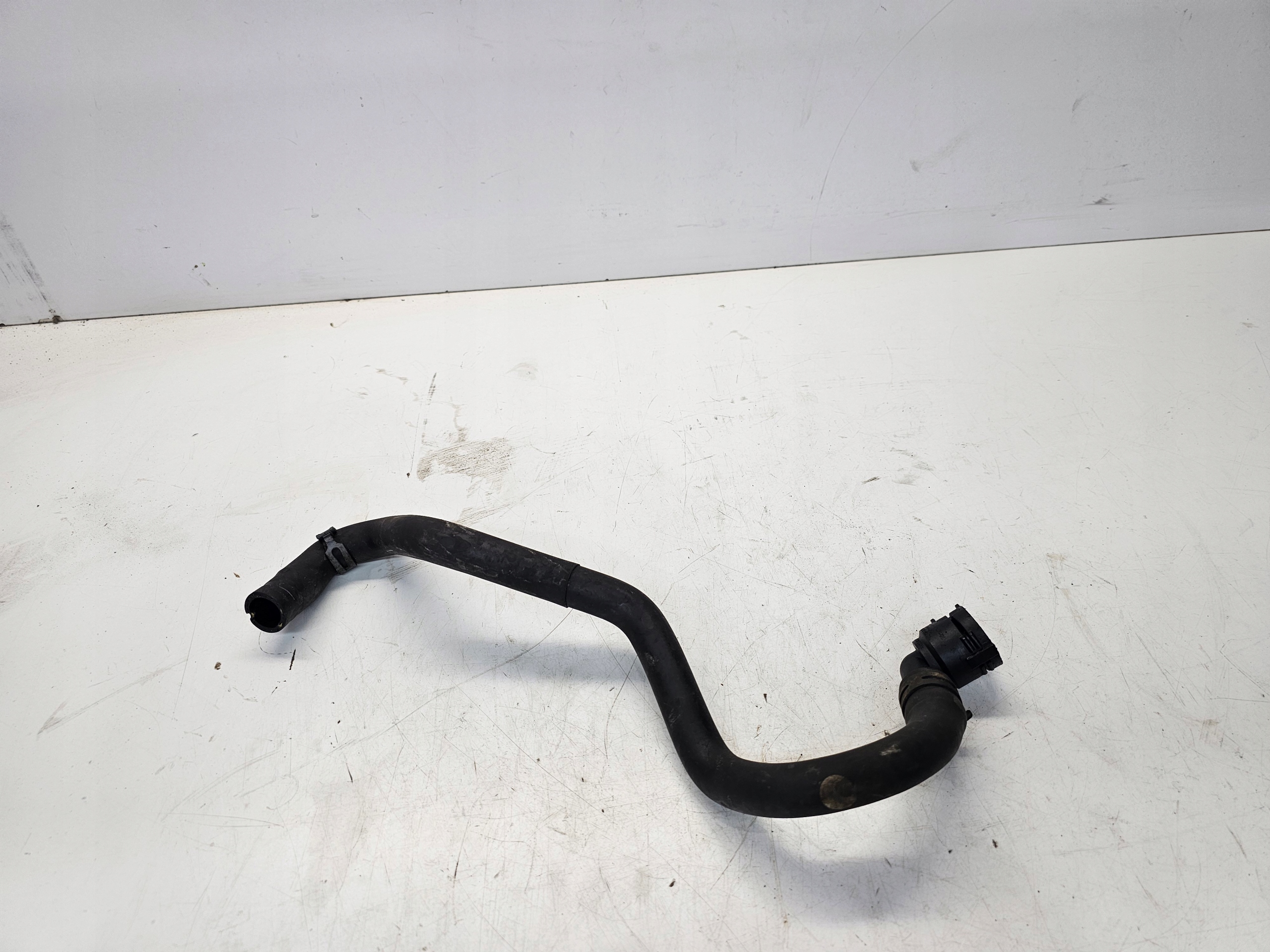 PRIJENOS CRIJEVO VODE AUDI A1 8X Q3 8U 6C0122157A