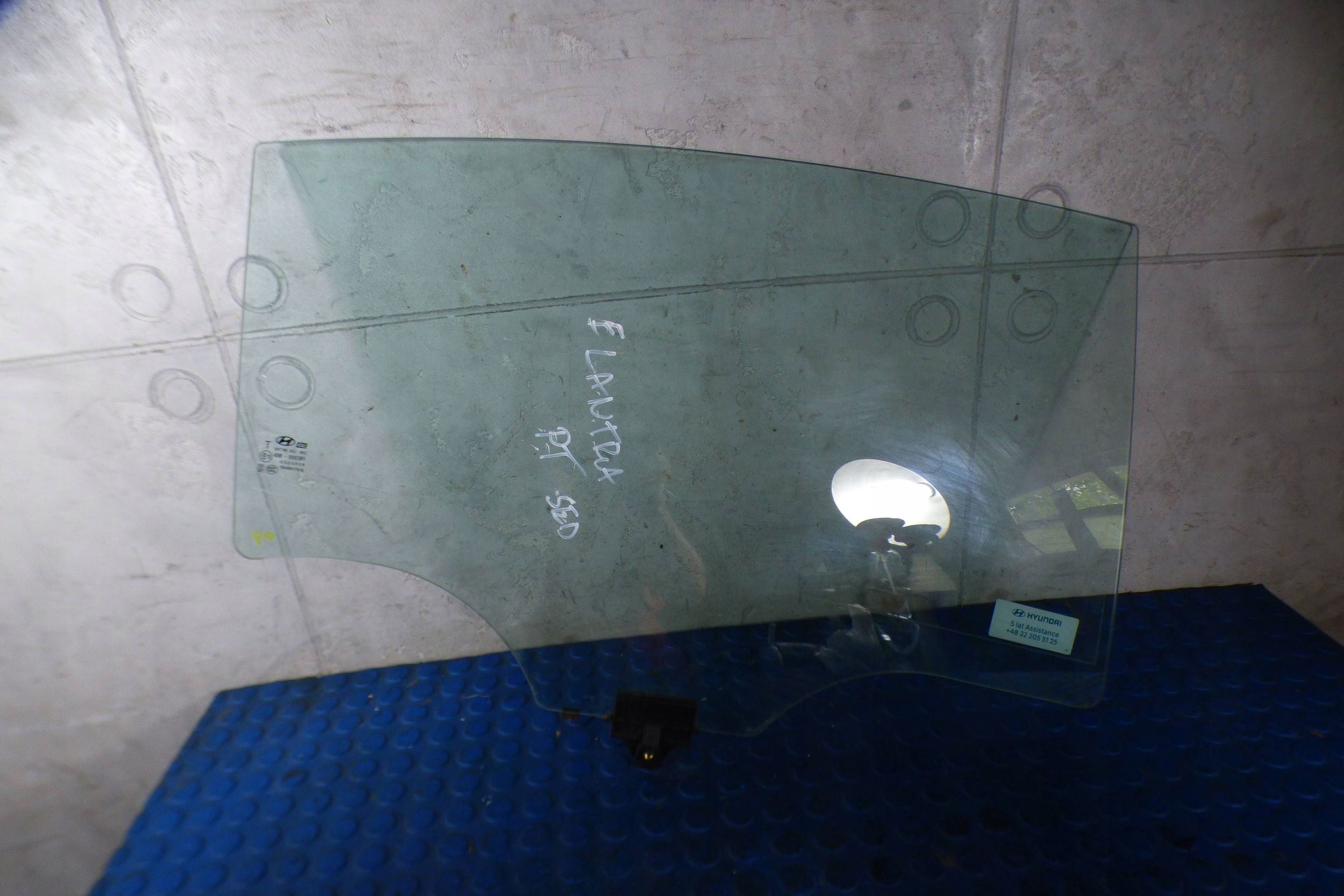 Hyundai Elantra VI window door right rear part