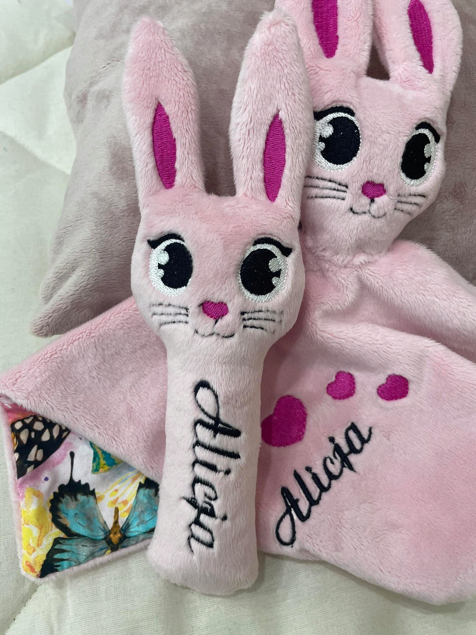 KOCYK DO PRZEDSZKOLA PREZENT NA ROCZEK CHRZEST PLUSZOWY KRÓLIK Z IMIENIEM Rodzaj przytulanki