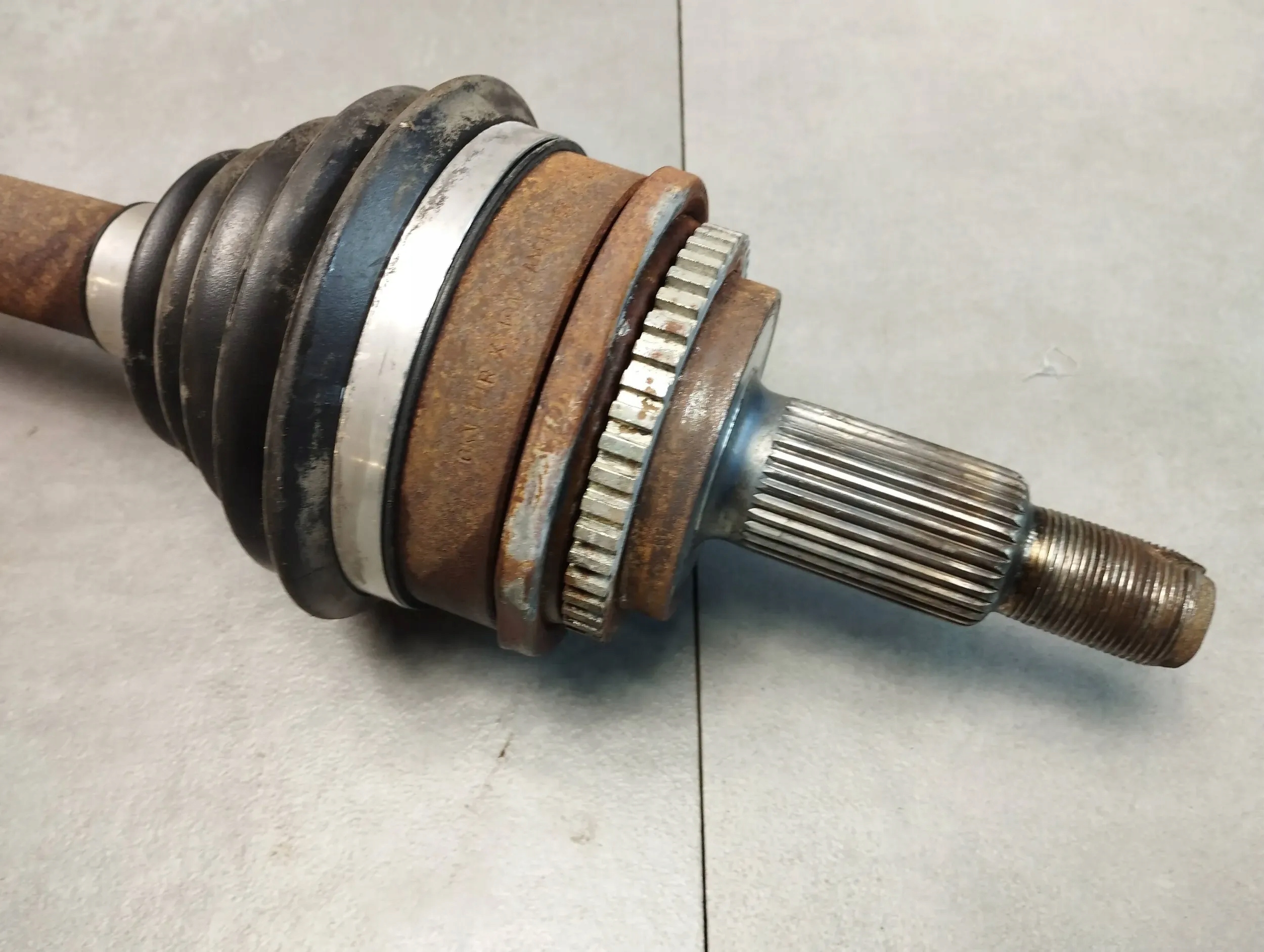 Land Rover Range Rover Sport L320 5.0 V8 semi-axis left rear part
