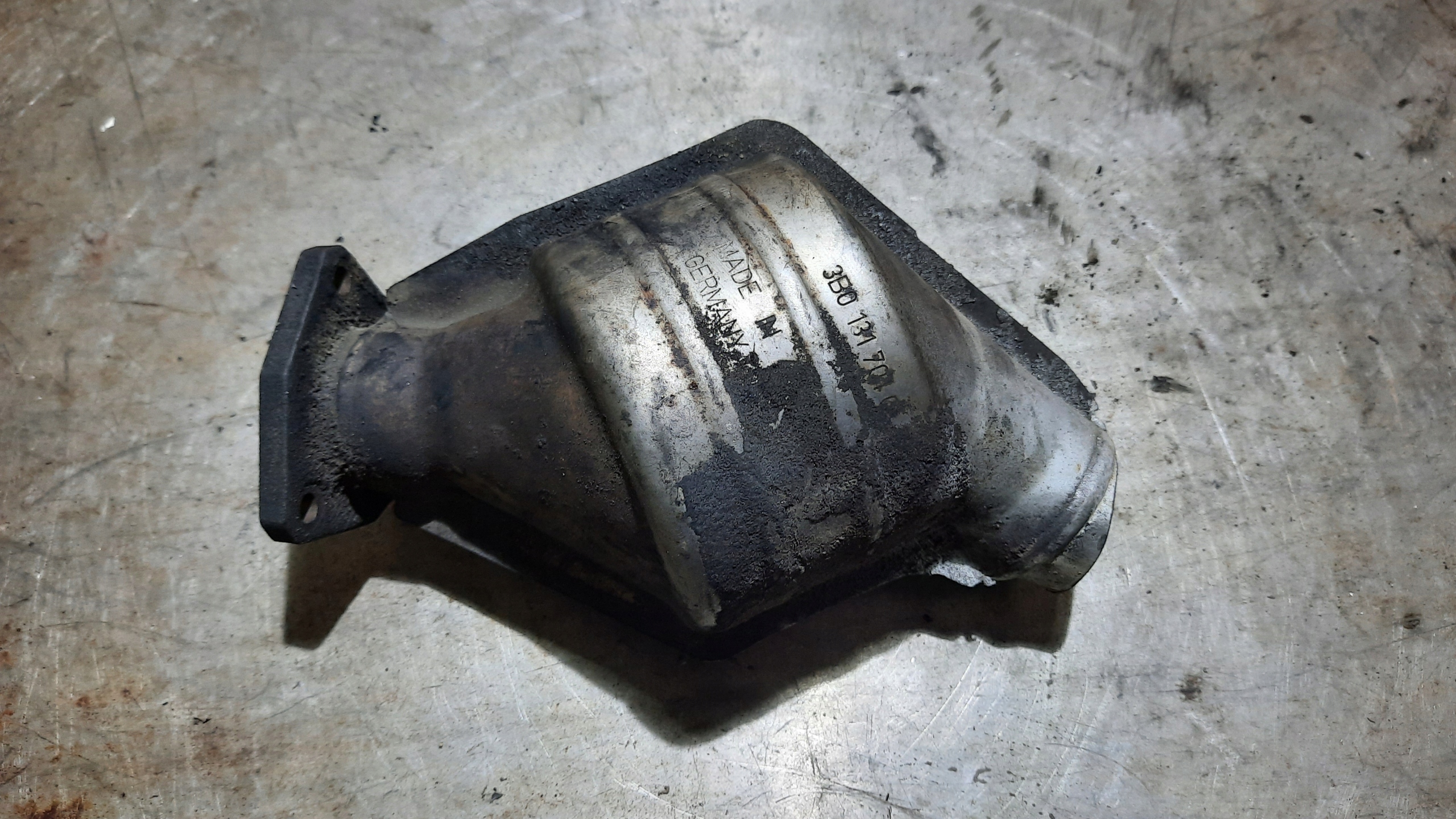 КИАТАЛИЗАТОР 3B0131701 VOLKSWAGEN