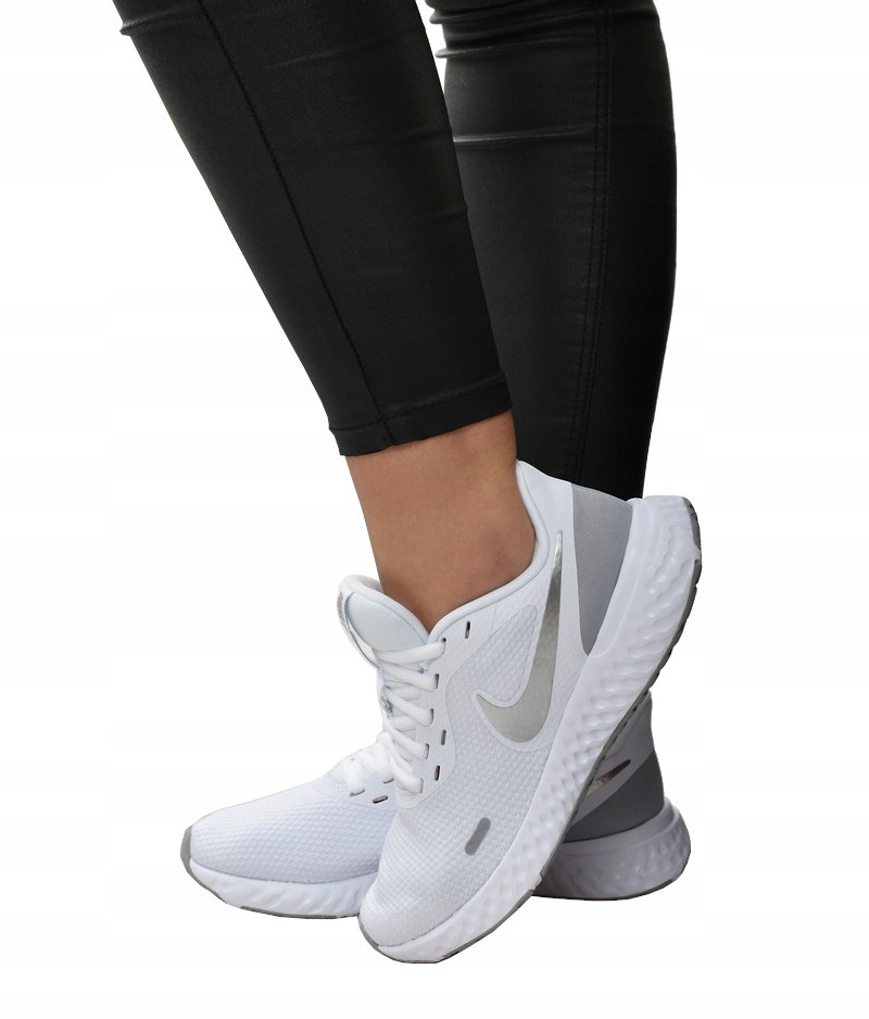 

Buty Nike Revolution 5 BQ3207-100 Białe 38.5