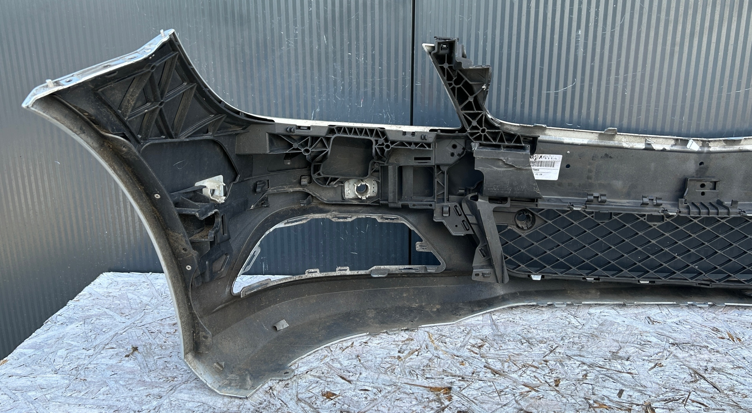 bumper front front MERCEDES C-KLASA 204 LIFT PDC