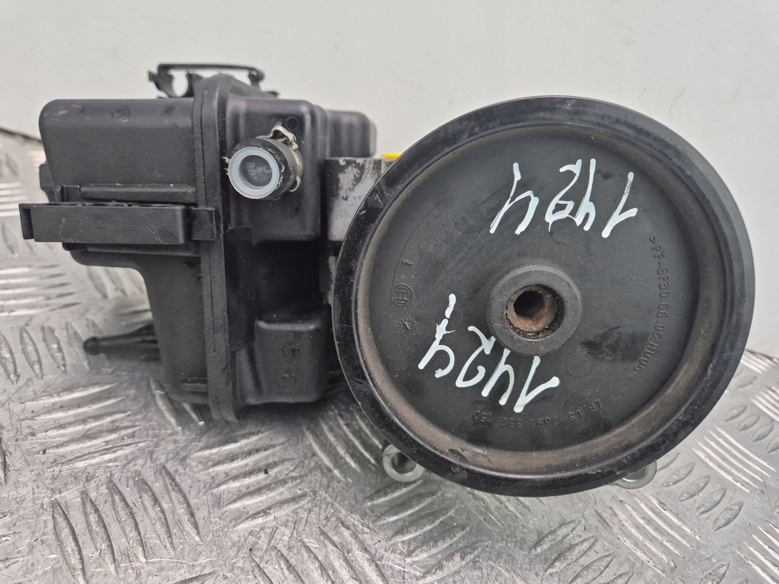 Mercedes C250 CDI S204 servo pump 7693900509