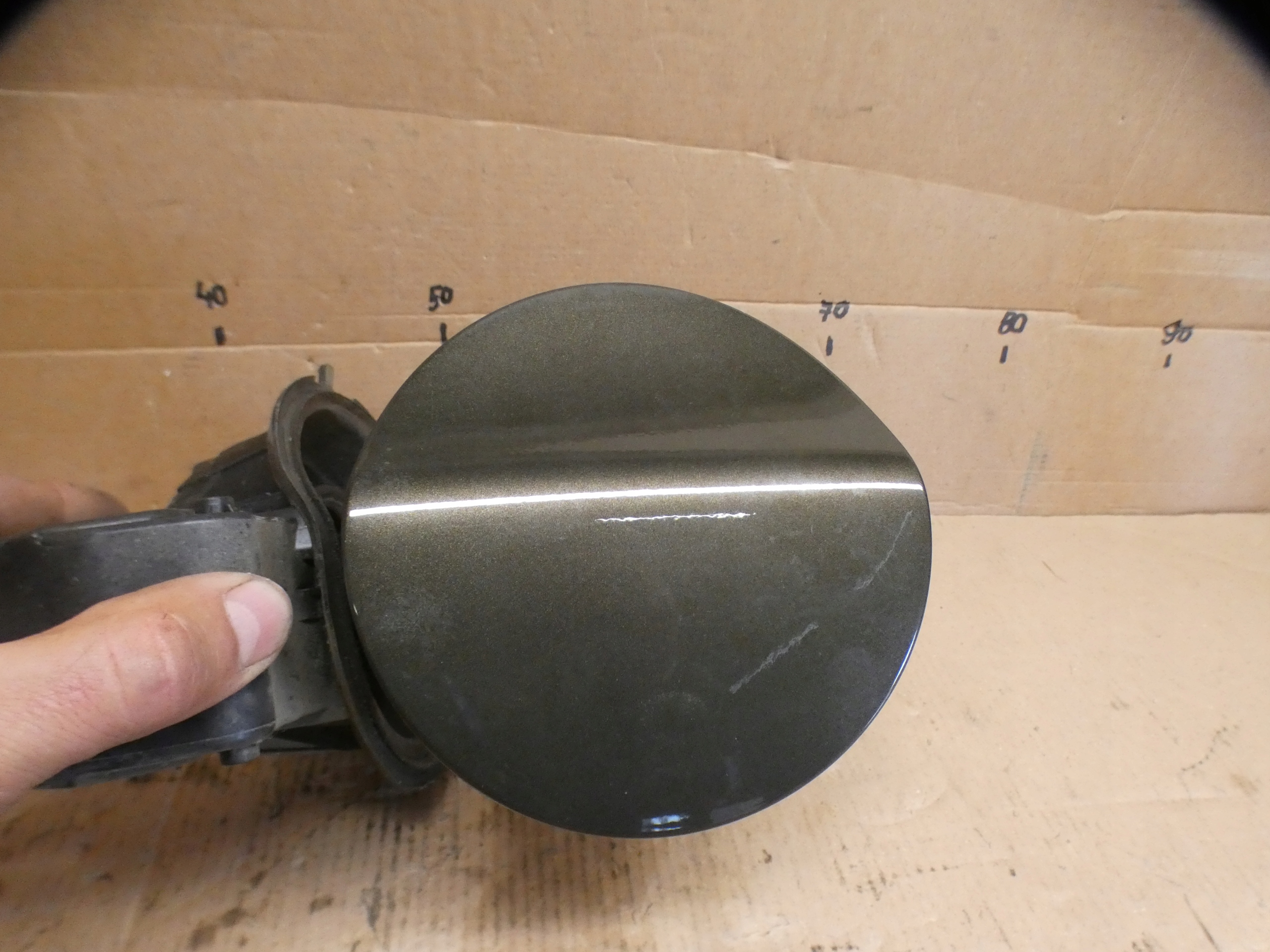 CITROEN C4 II B7 Volet trappe carburant Carburant Essence
