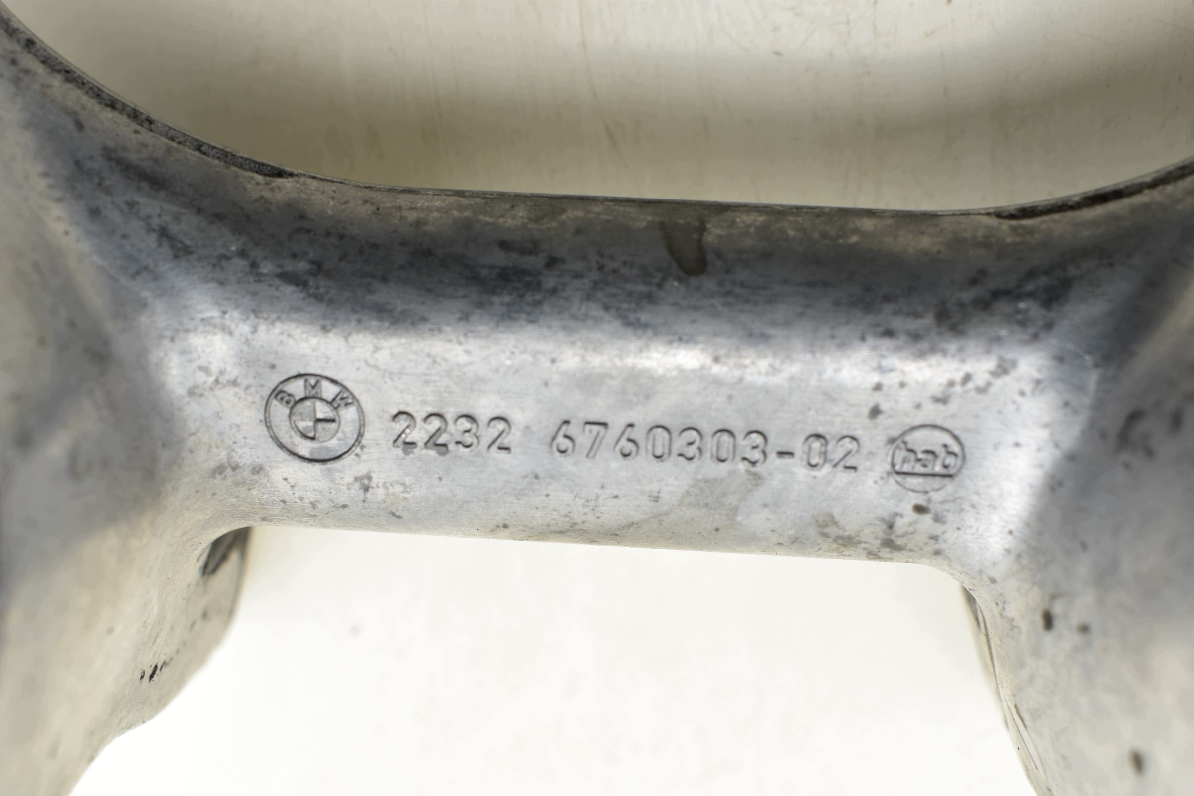 getriebehalter getriebe BMW E91 E90 E92 E81 E87 E84 N47 M47 2.0 N47 6760303