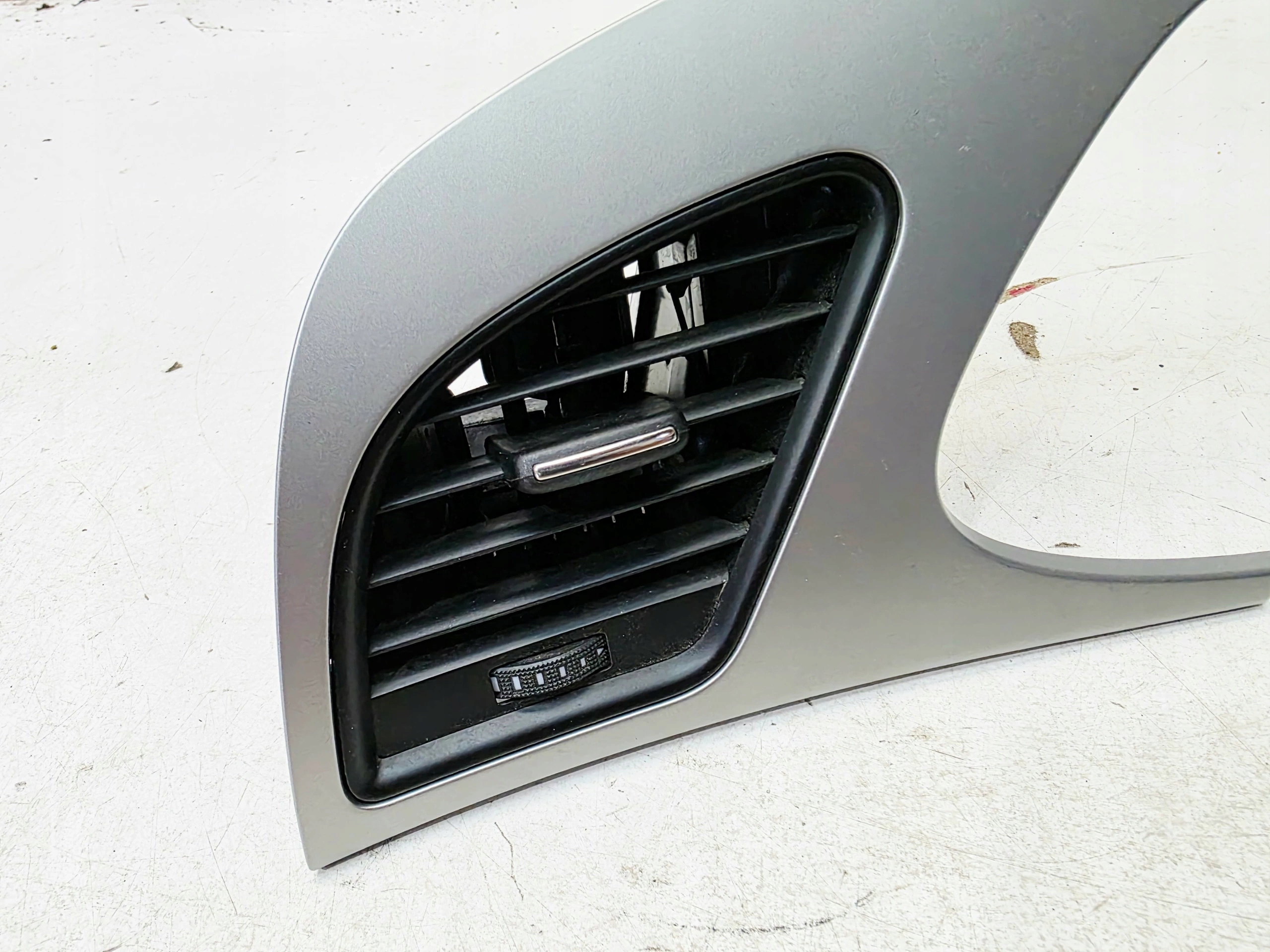 grid air conditioning devices left black MAT AUDI A4 B8 8K1820901H