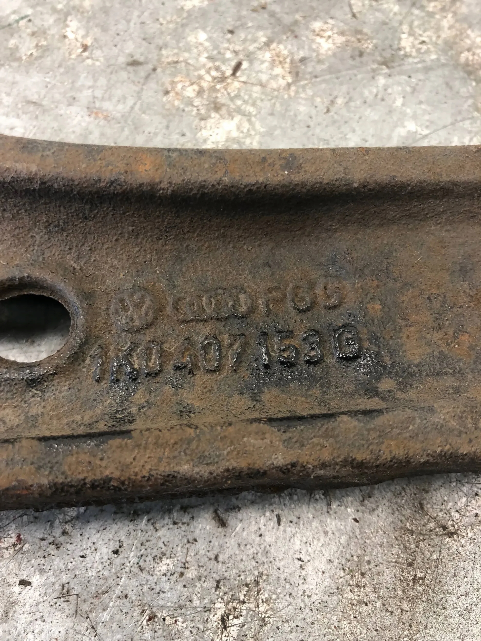 arm left front VW TOURAN 1K0407153G