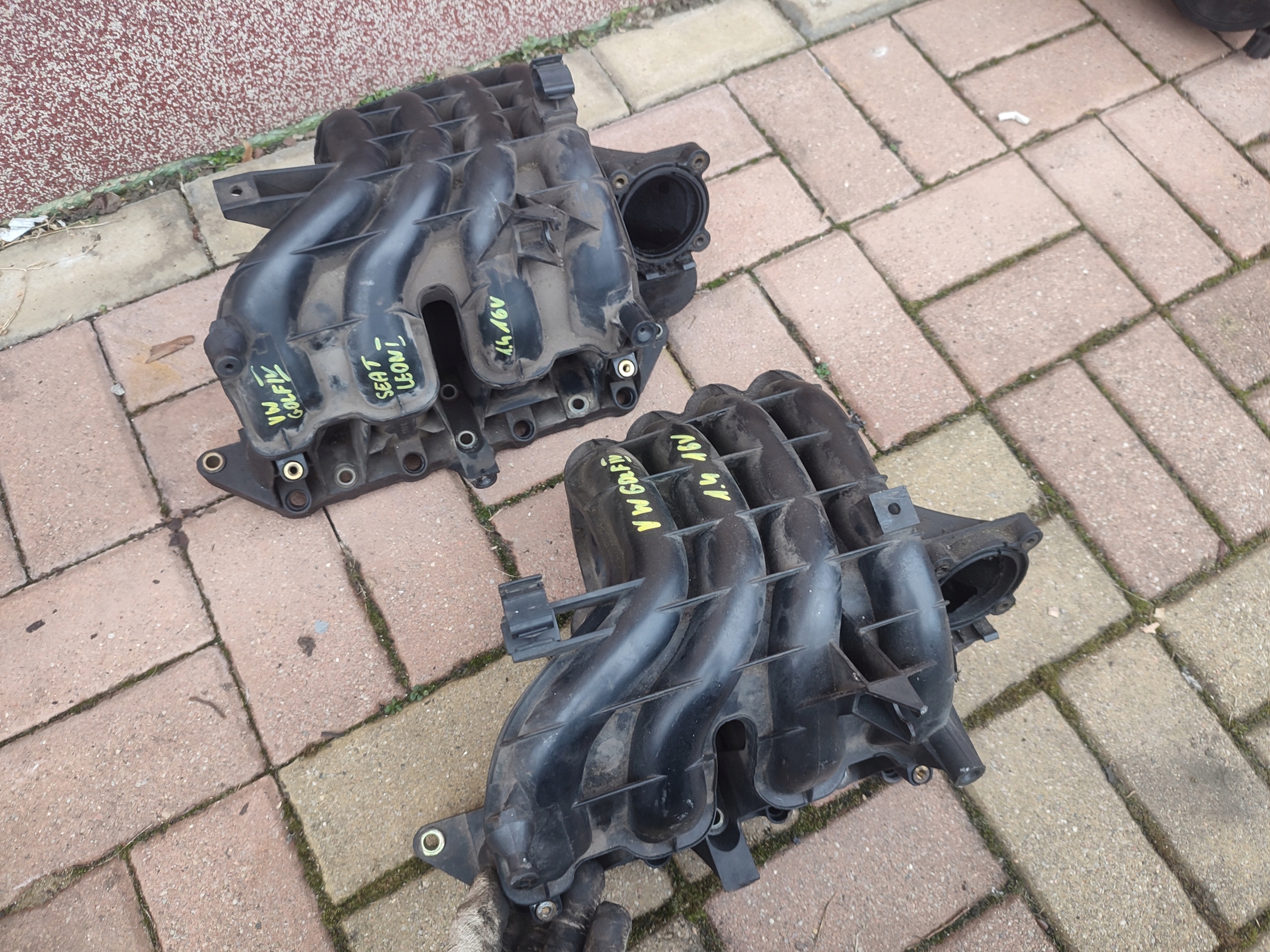 intake manifold VOLKSWAGEN GOLF IV 1.4B 03G129711BK