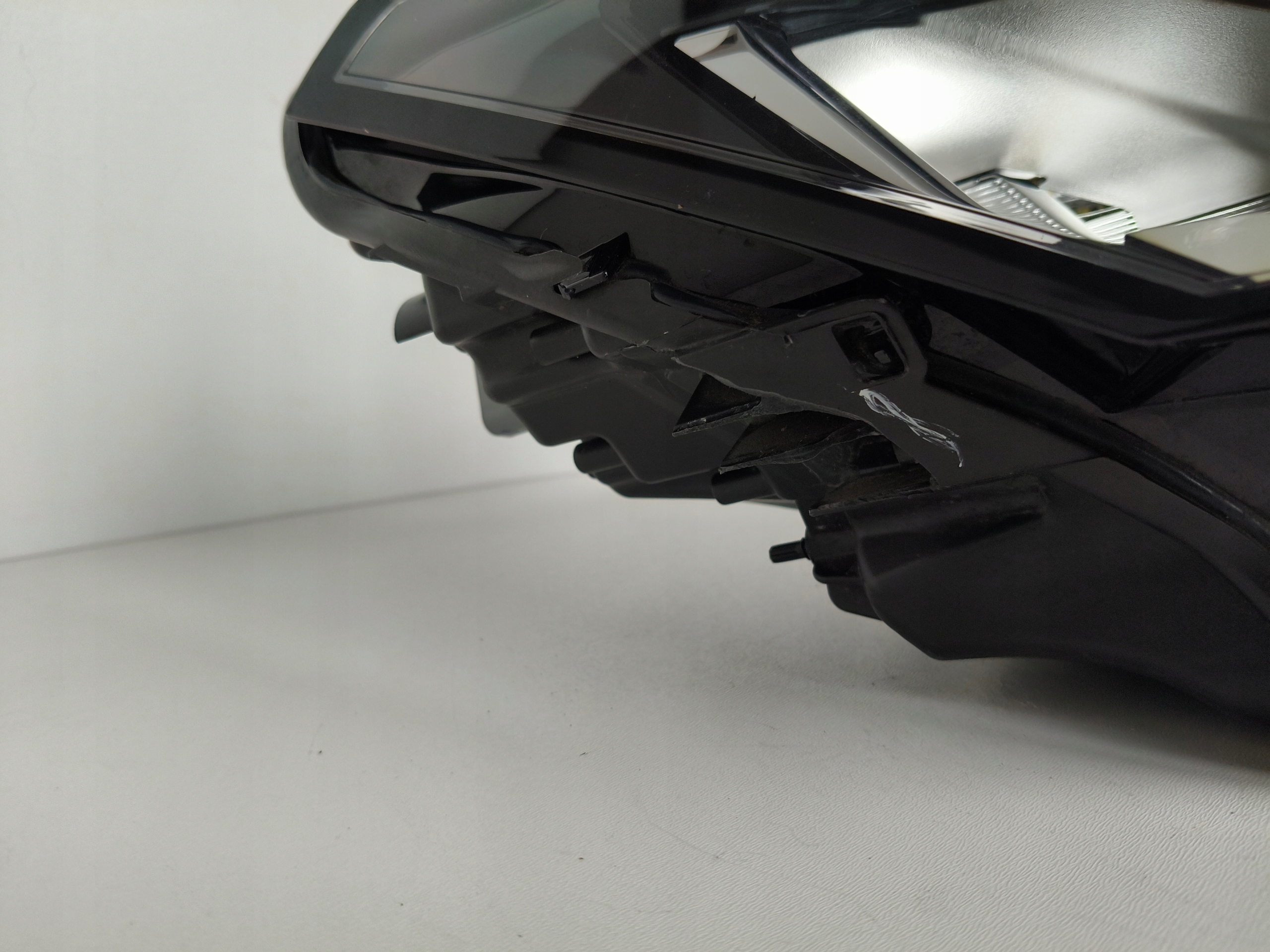 light right REFLEKTOR PEUGEOT 308 III T10 22- FULL LED