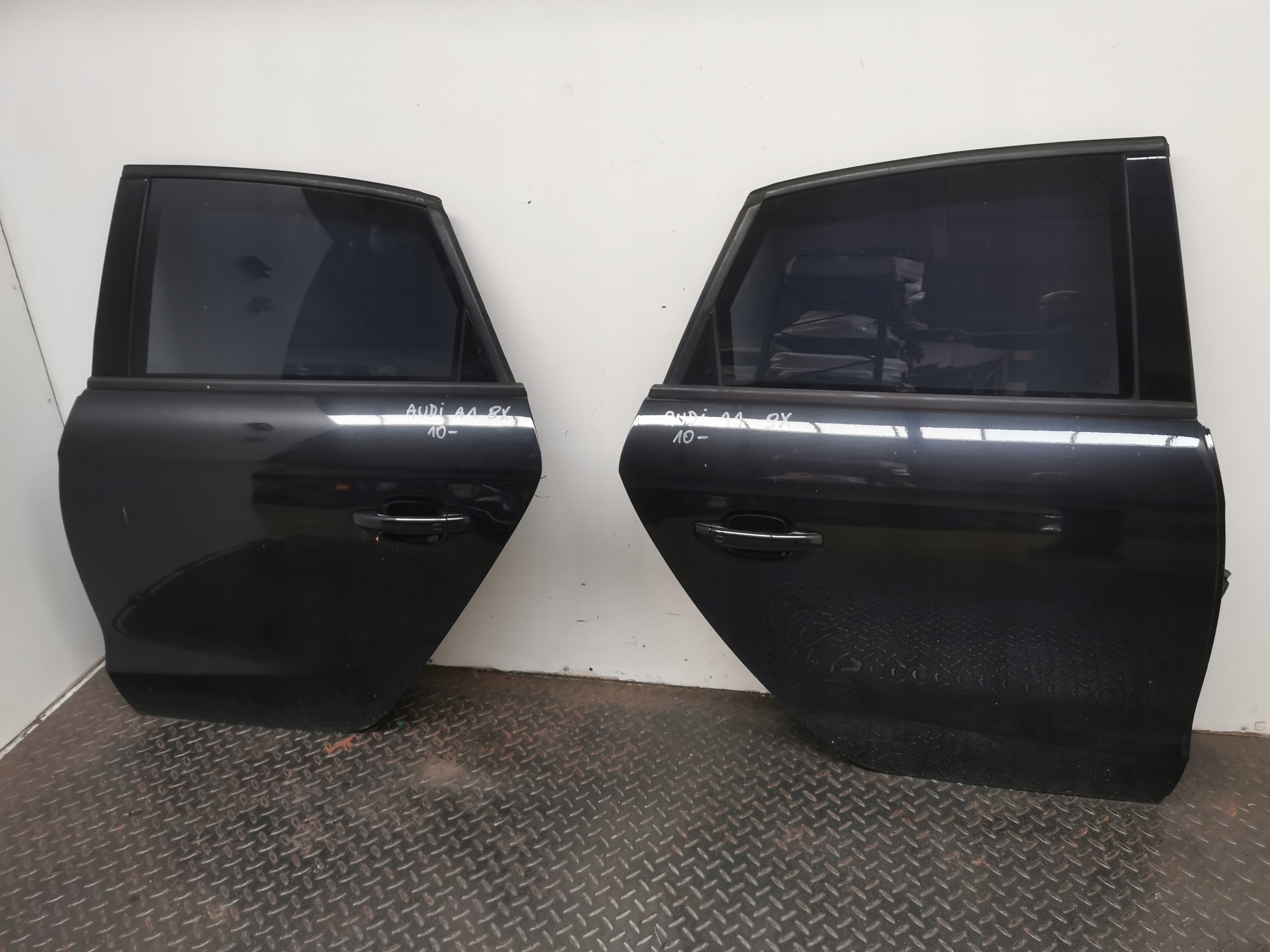 ДВЕРІ ЛІВИЙ I ПРАВИЙ ЗАД. AUDI A1x0 10-18d