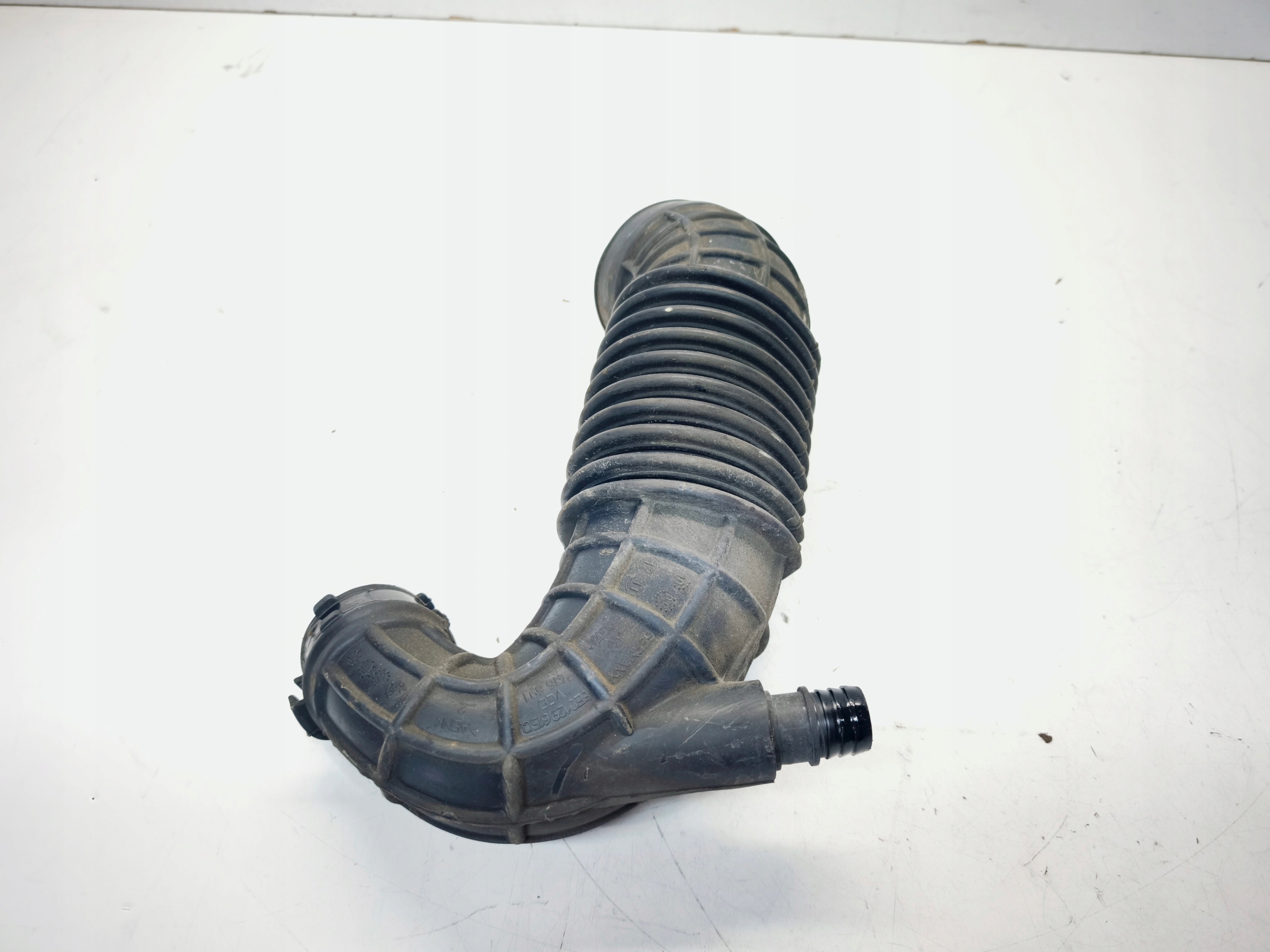 suction pipe air AUDI A4 B7 SEAT EXEO 2.0 TDI 8E0129615Q