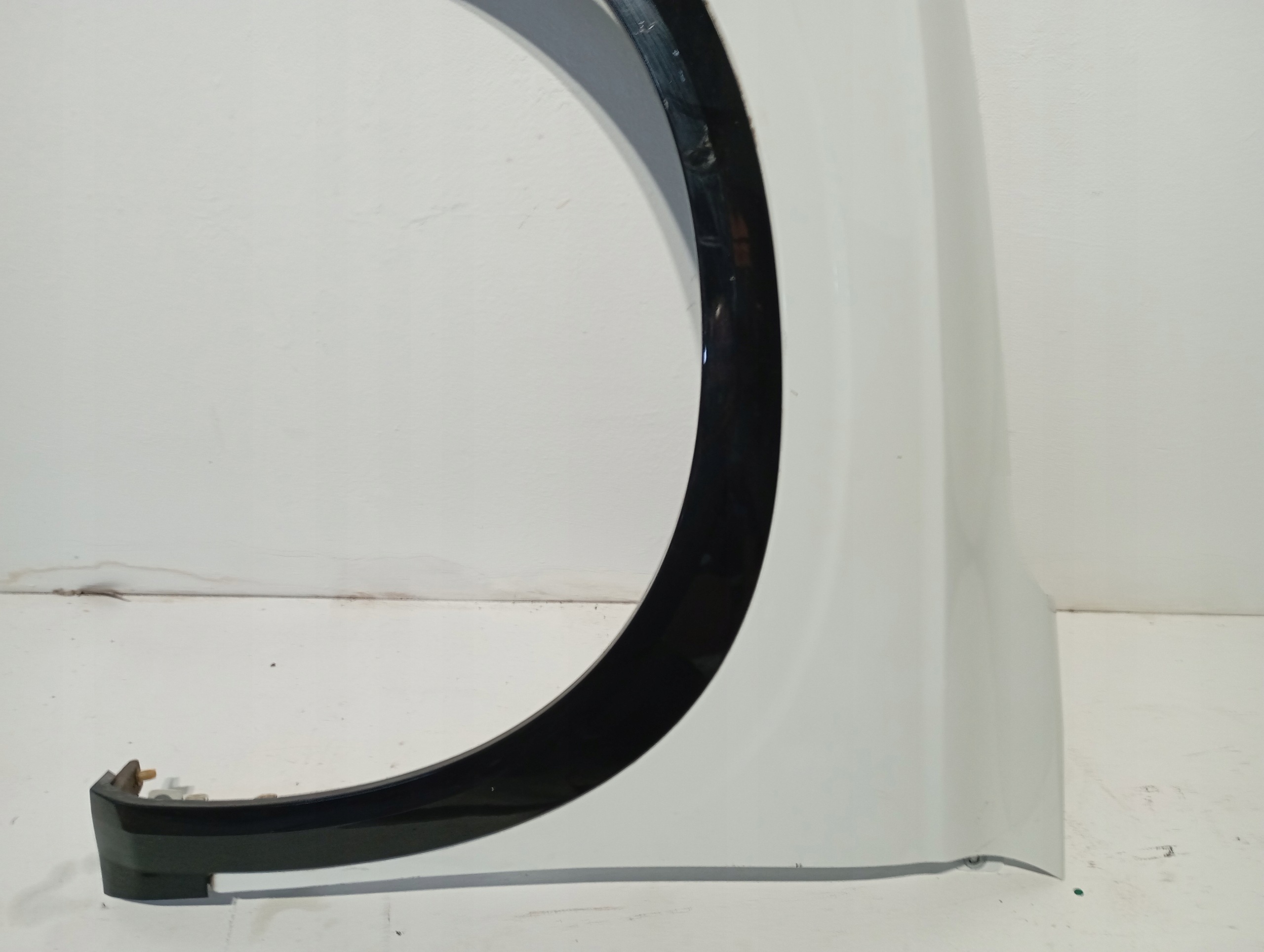 fender left RENAULT AUSTRAL