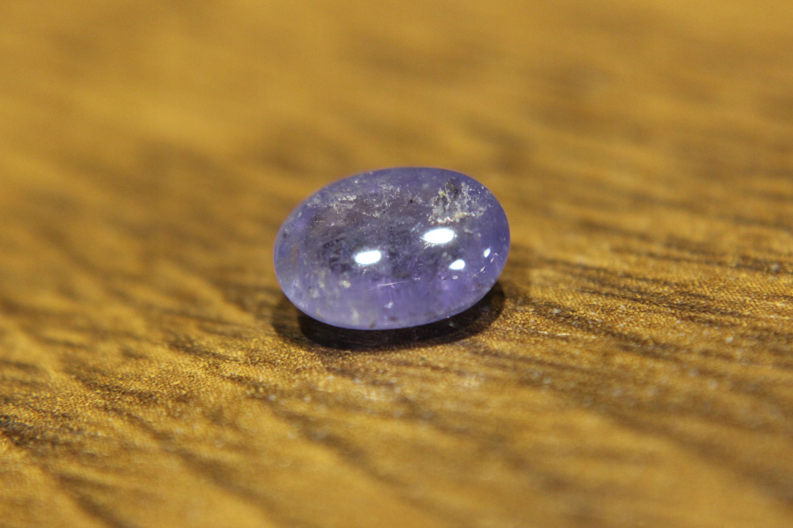 Tanzanit kabošon přírodní kámen 2.65ct