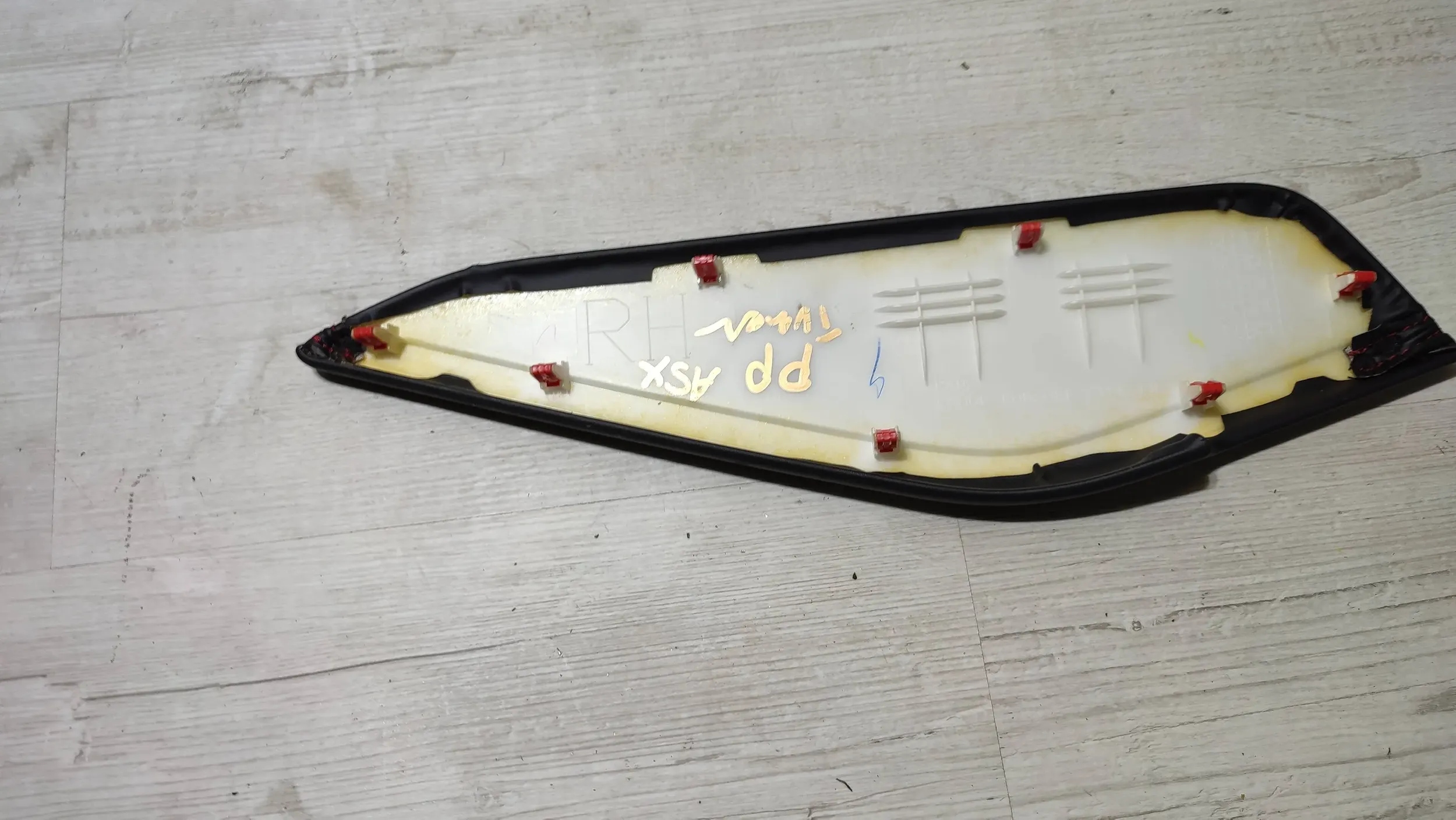 Mitsubishi ASX 18r. 1.6DiD front side right Tunel central cover