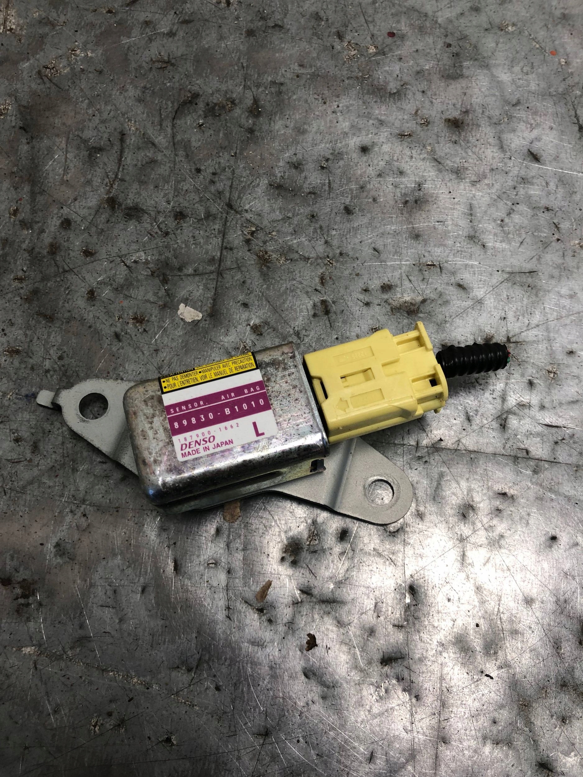 Crashsensor Drucksensor links DAIHATSU SIRION II 89830-B1010