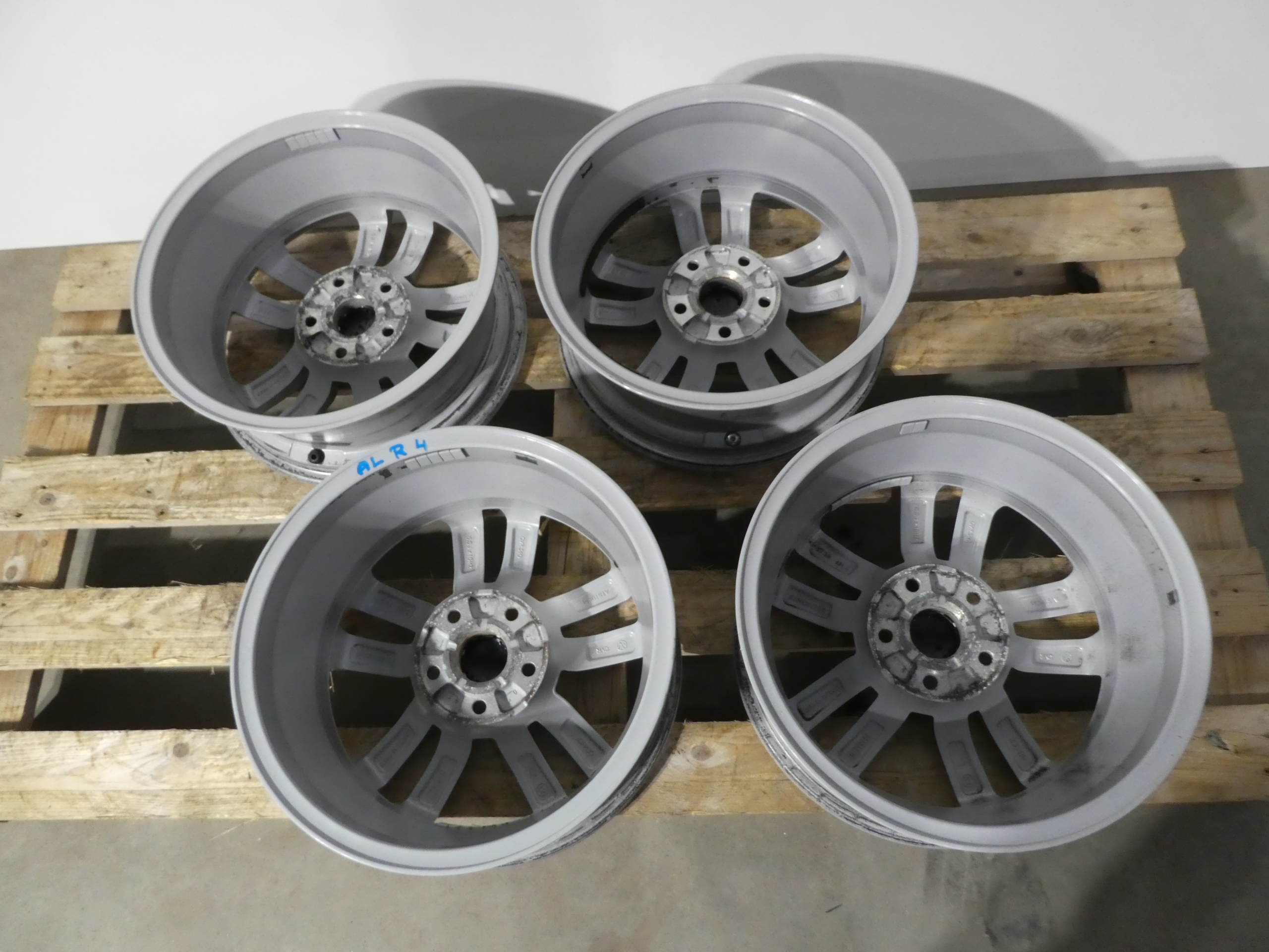 4X discs aluminium disc 5N0601025R VW 5X112
