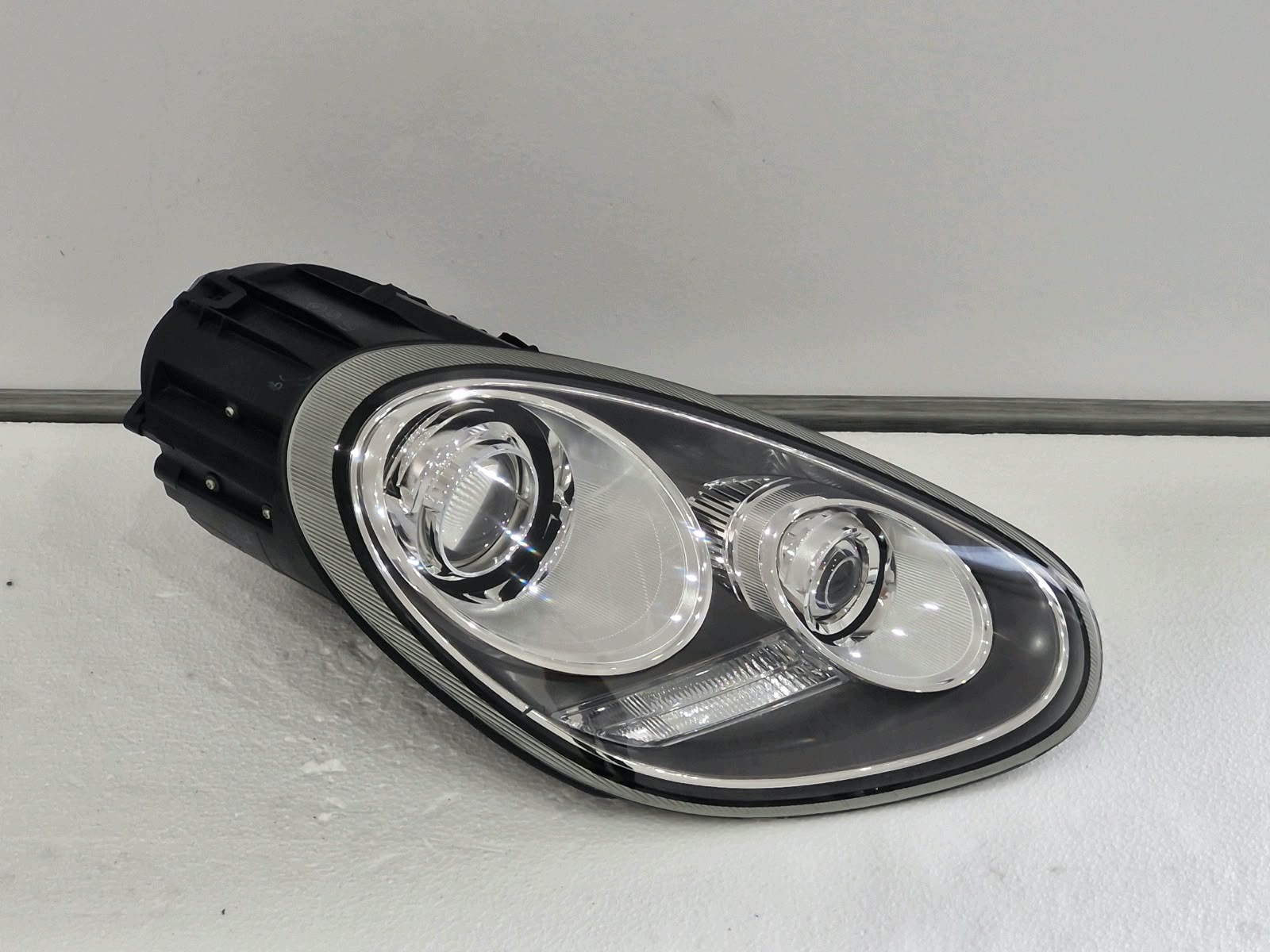 light right Porsche Cayman 987 LIFT Bi-Xenon