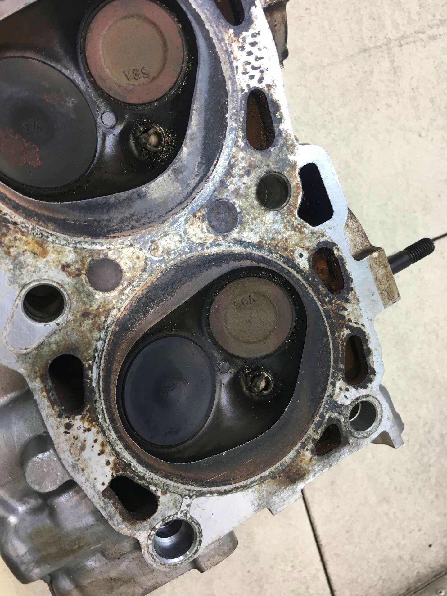 head. rear CHRYSLER LE BARON 3.0 V6 21