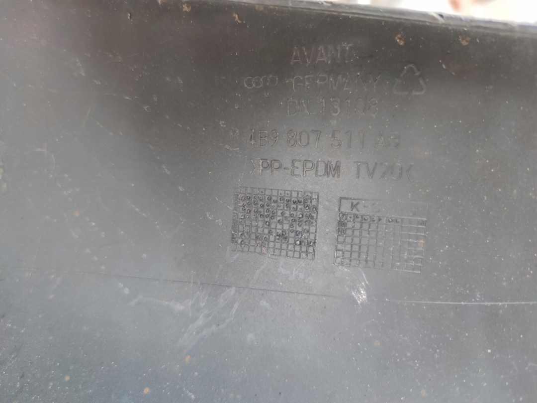 AUDI A6 C5 4B9 KOMBI Stoßstange heck hinten Original