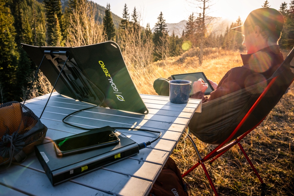 Powerbank USB-C Port Delivery 100W; USBA-A 25600mAh indukcja solar ready Liczba urządzeń ładowanych jednocześnie 4