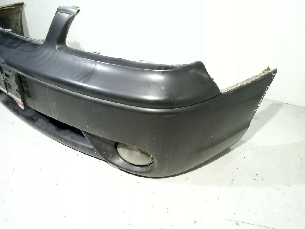 Kia Carens and bumper front front
